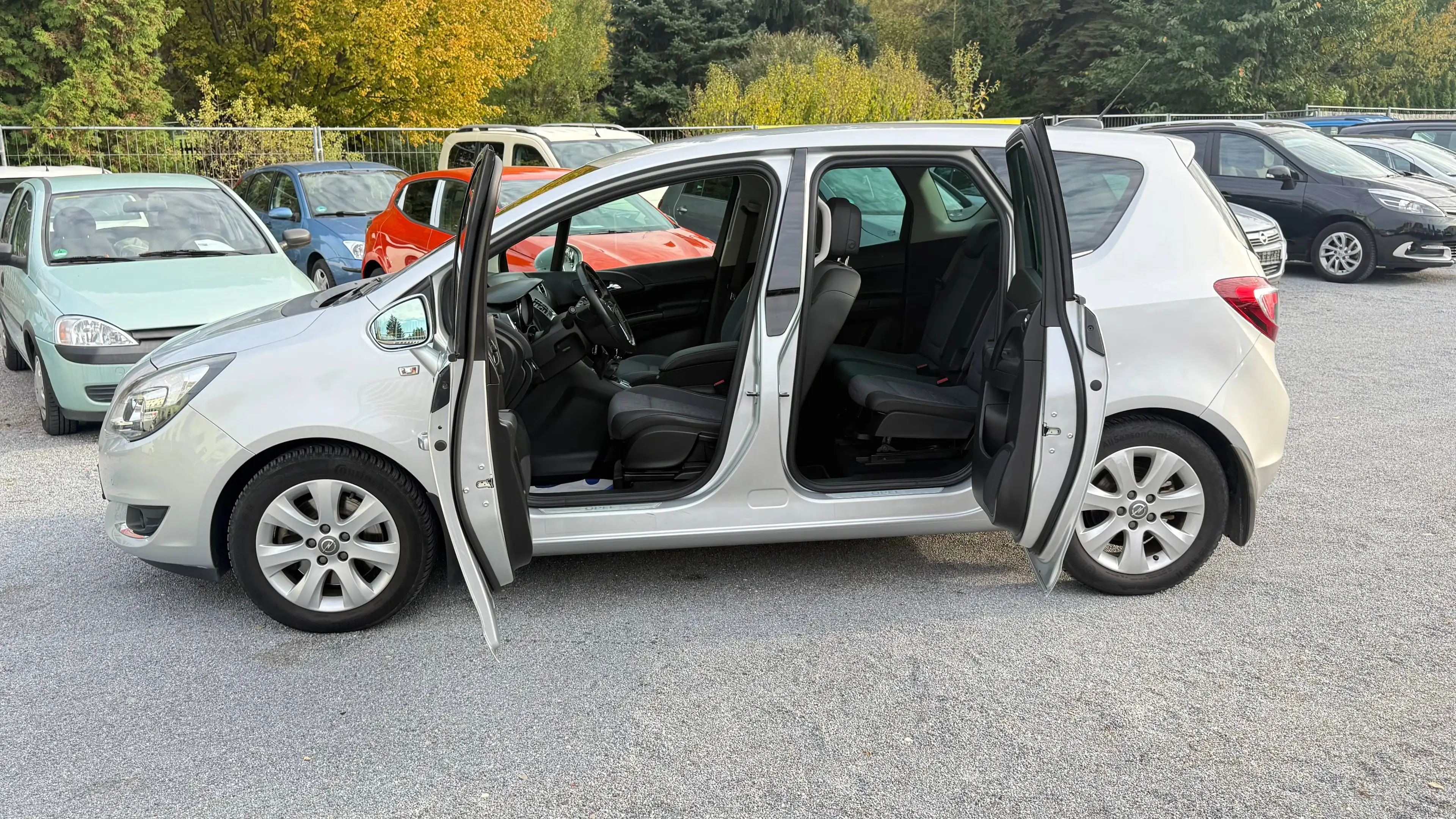 Opel Meriva Innovation ERSTE HAND 60995 KM KLIMAAUTOMATIK CAMERA EPH SITZHEIZUNG TÜV NEU — photo 9
