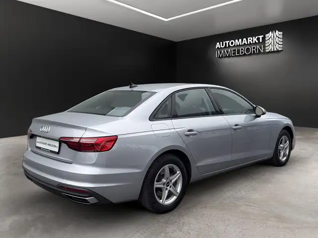 Audi A4 view 8