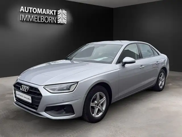 Audi A4 view 4