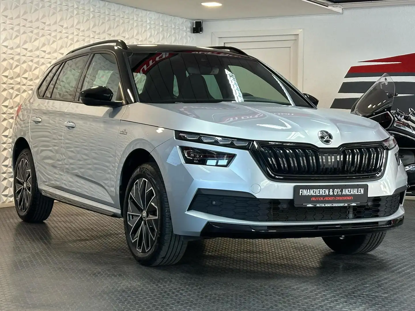 Skoda Kamiq 1.0TSI MONTE CARLO LED#ACC#SPUR#PANO#SHZ Silber - 2