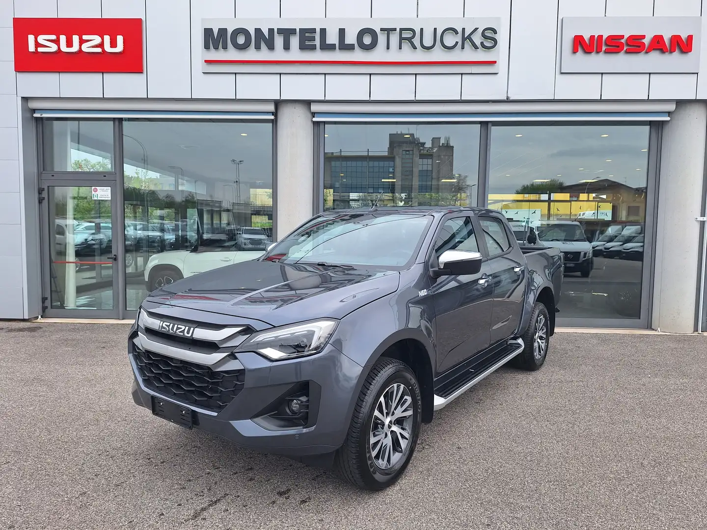 Isuzu D-Max 1.9 164cv crew N60F+ 4x4 A/T PROMO GIUGNO MY25 Grigio - 1