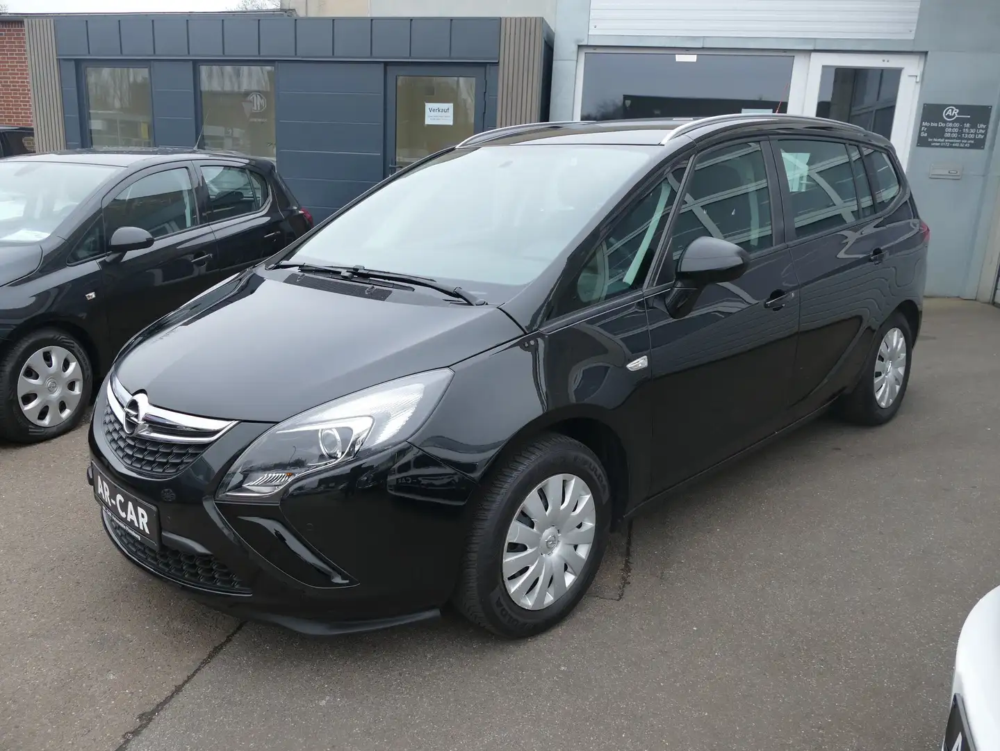 Opel Zafira Tourer 2.0 CDTI Klima Einparkhilfe Tempomat 7 Sitzer Isof crna - 1