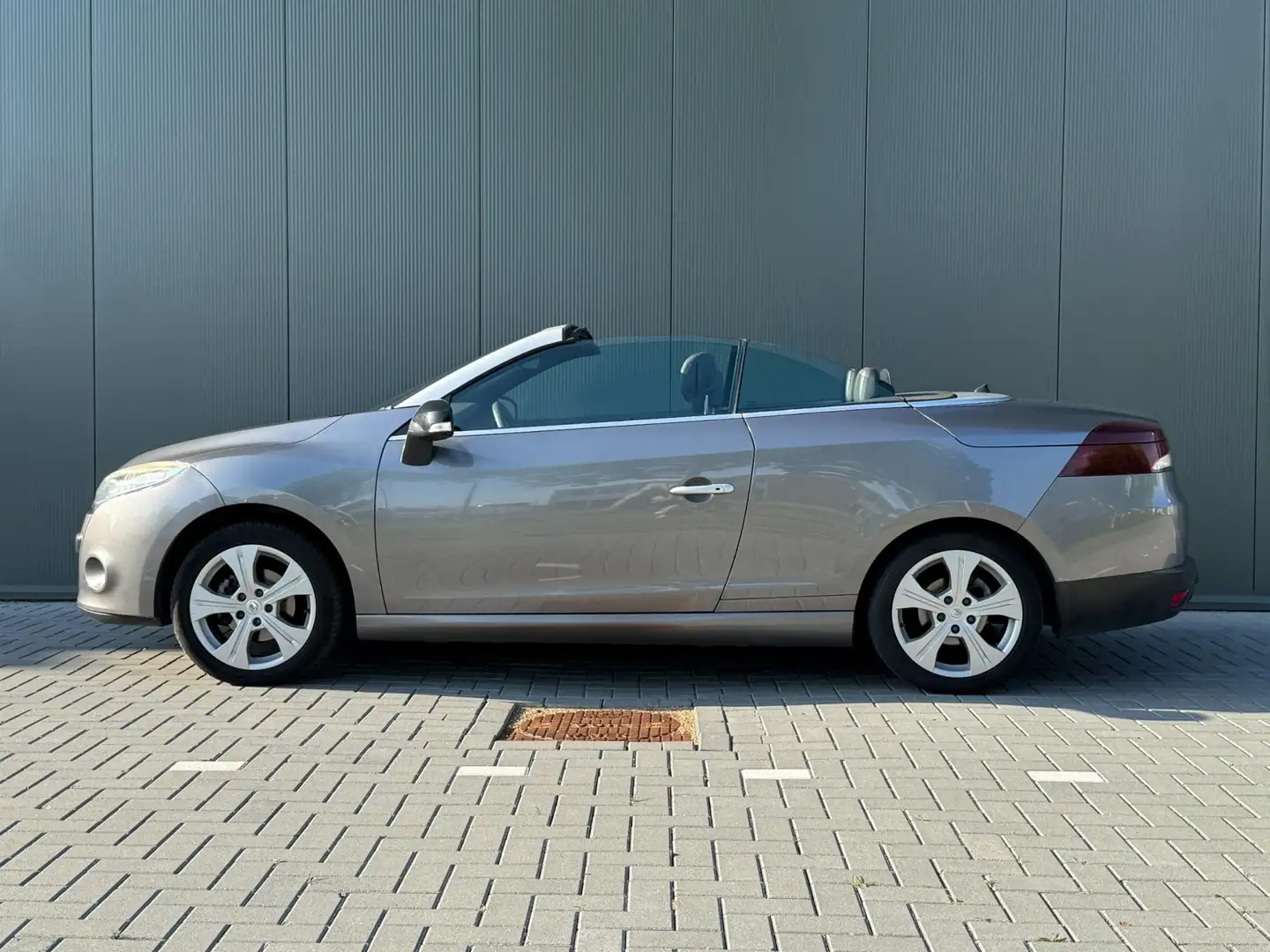 Renault Megane Cabrio 1.4 TCE, Nieuwe ketting, Nette staat, APK Gris - 2