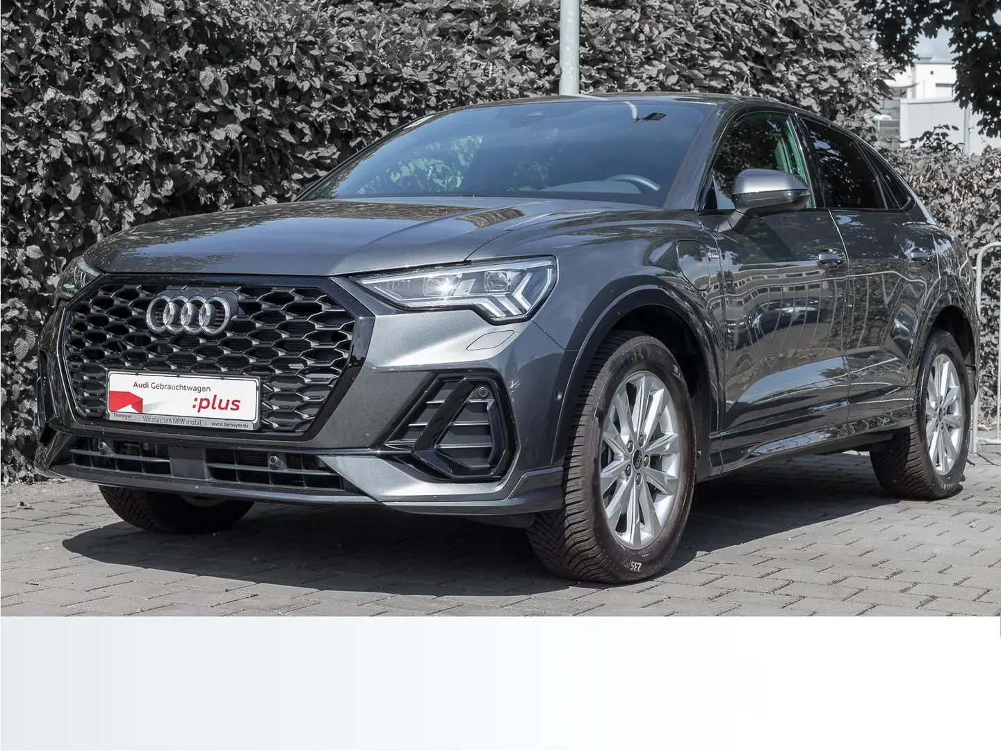 Audi Q3 45 TFSIe S LINE NAVI MATRIX Grau - 2