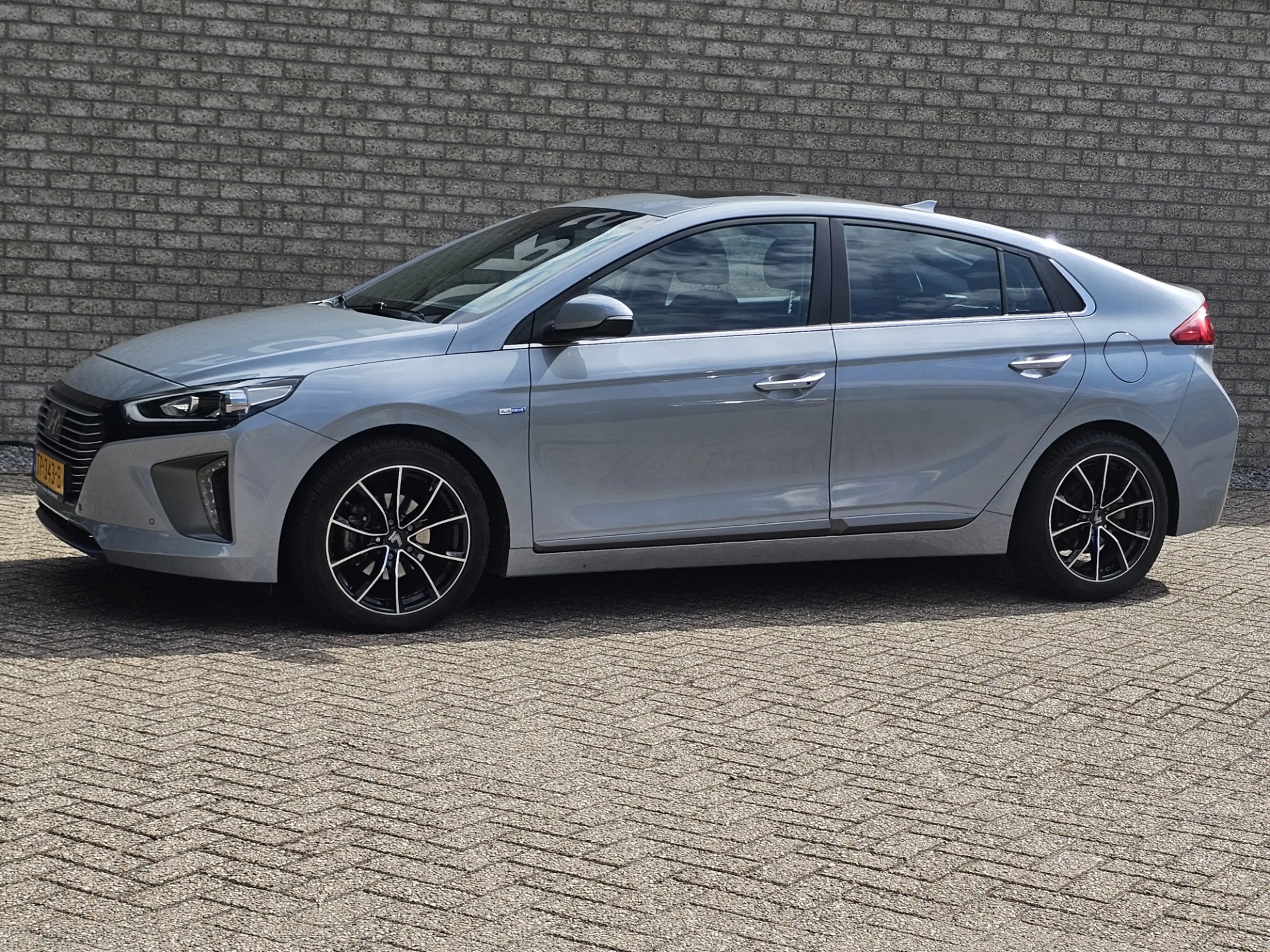 Hyundai IONIQ 1.6 GDi Premium Leer/Trekhaak — photo 2