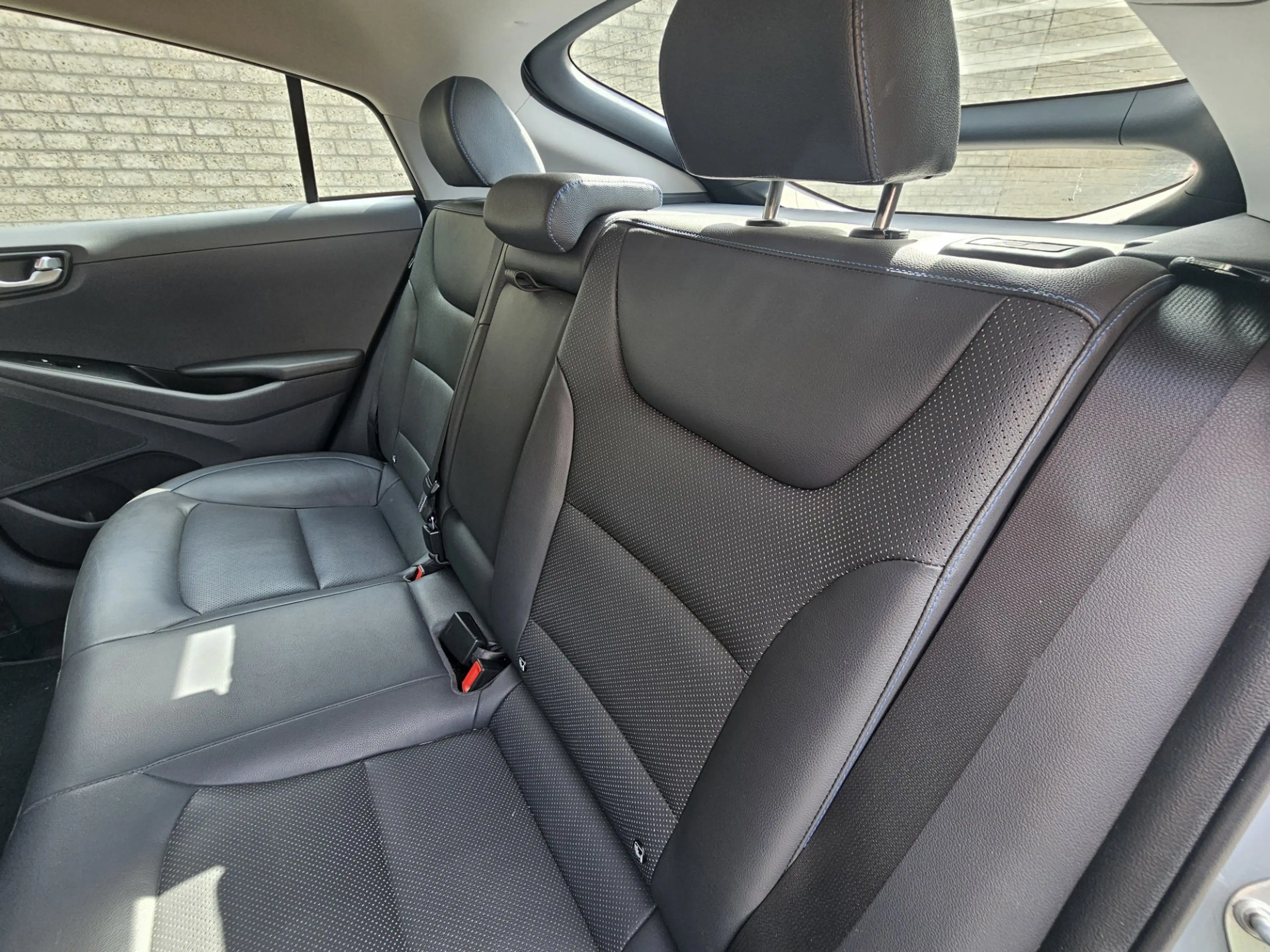 Hyundai IONIQ 1.6 GDi Premium Leer/Trekhaak — photo 10