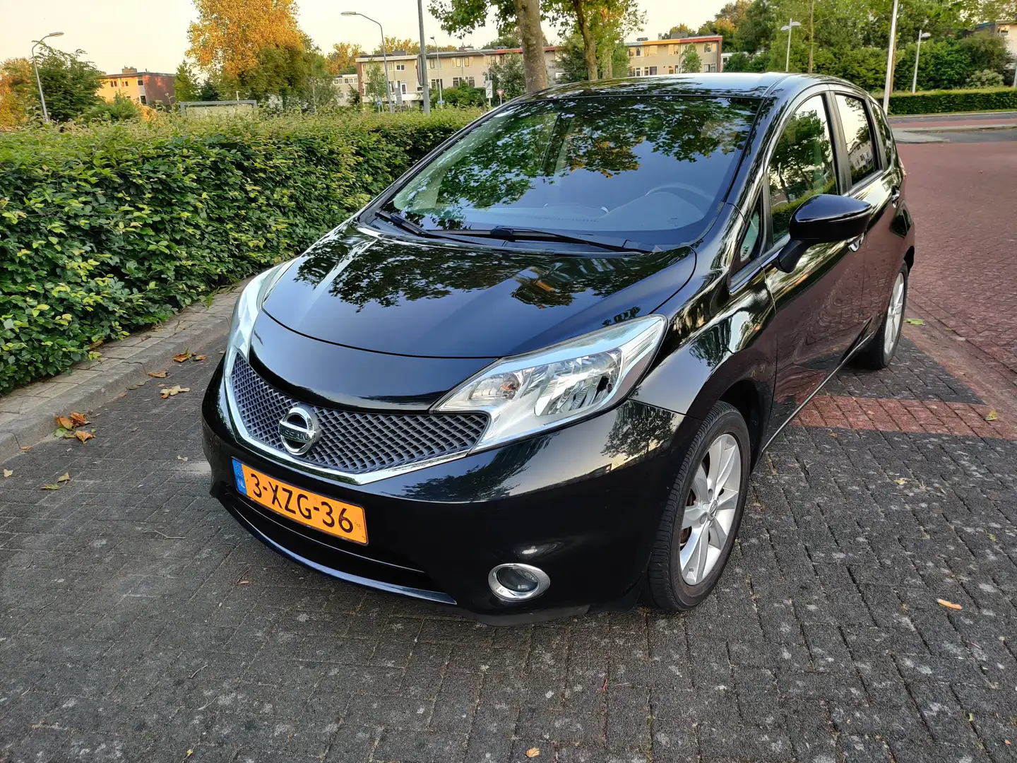 Nissan Note Note 1.2 DIG-S Connect Ed Чорний - 1