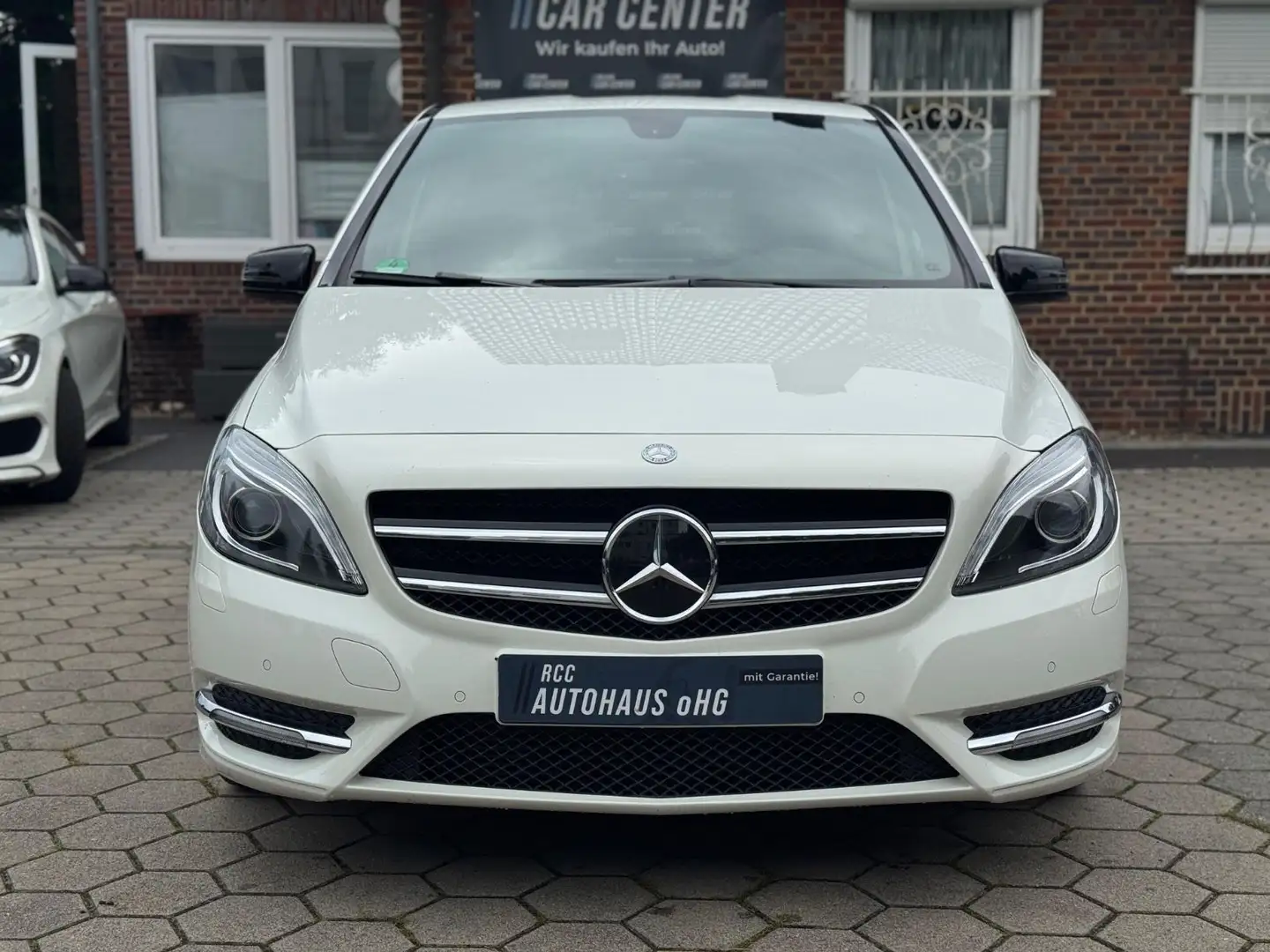 Mercedes-Benz B 180 Edition 1 Kamera Navi PDC Weiß - 2