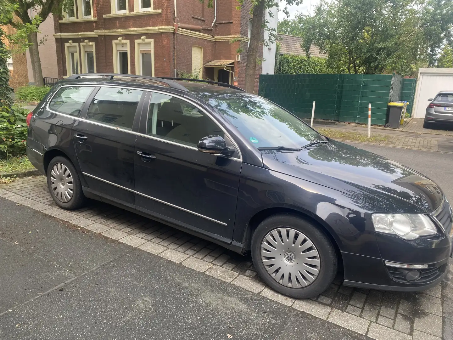 Volkswagen Passat Variant 2.0 TDI DSG Automatik-Autotausch Schwarz - 1