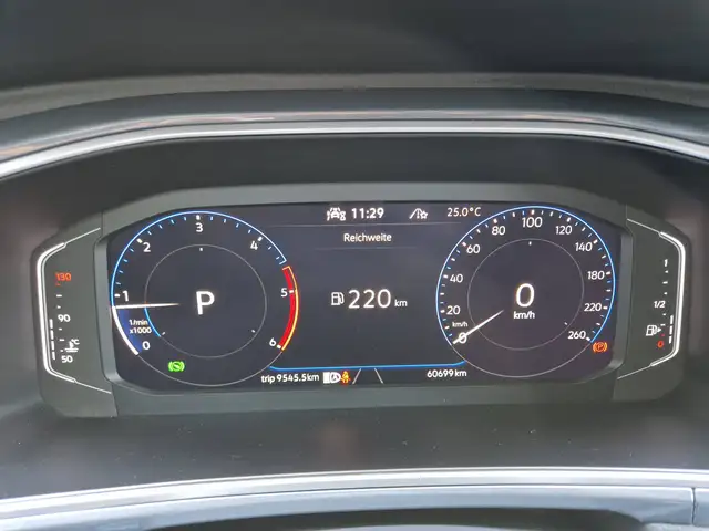 Volkswagen T-Roc view 13