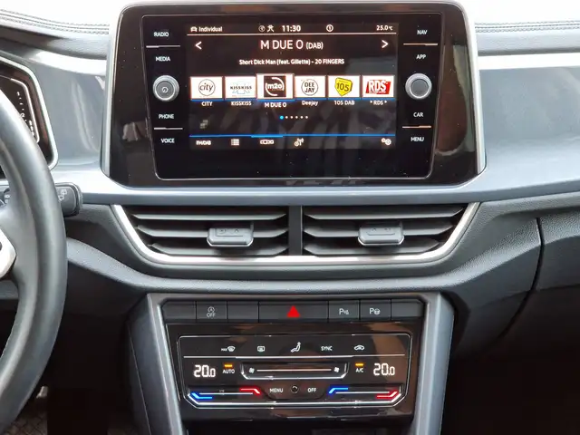 Volkswagen T-Roc view 14