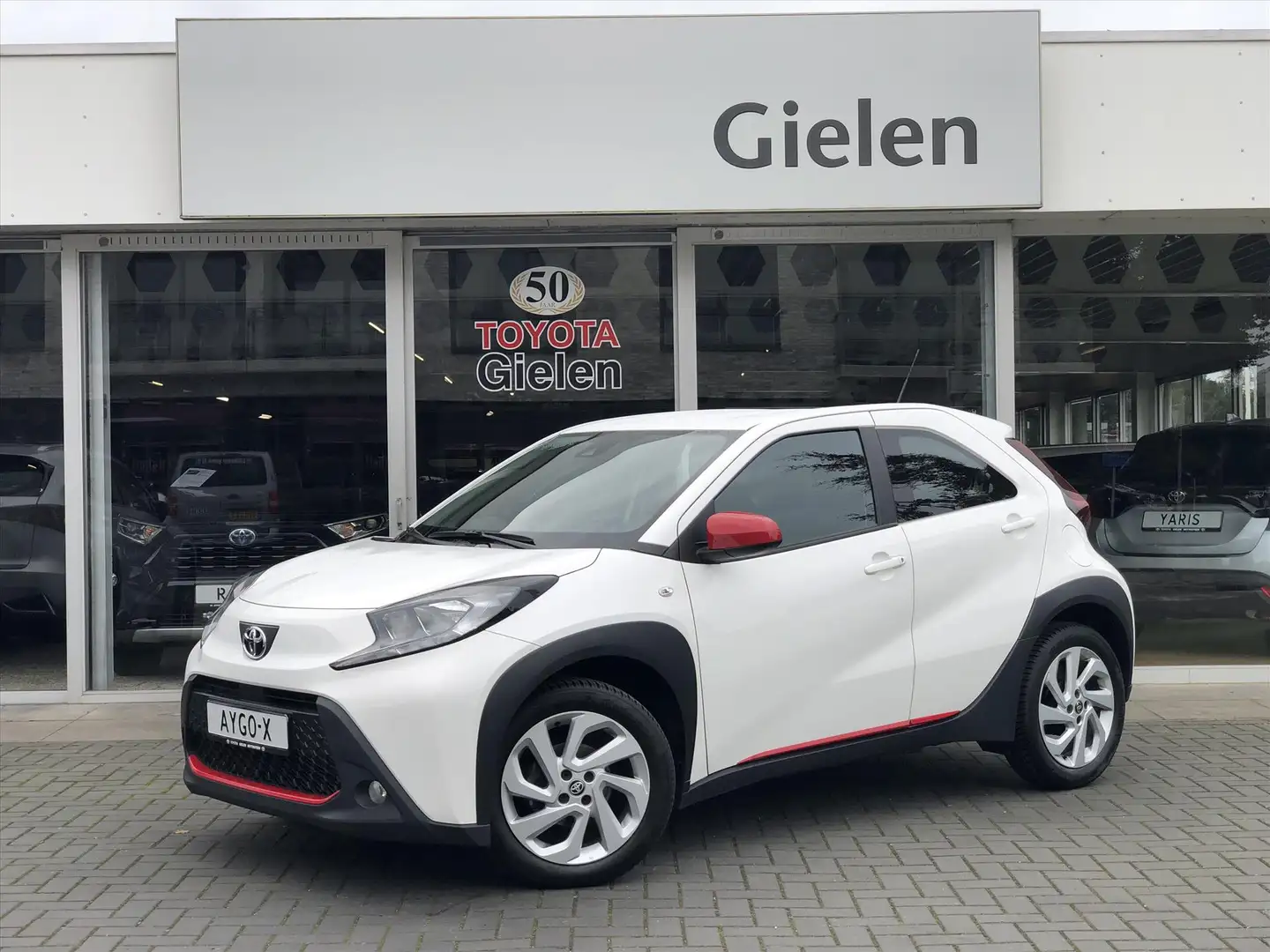 Toyota Aygo X 1.0 VVT-i First | Apple CarPlay/Android Auto, Lich Weiß - 1