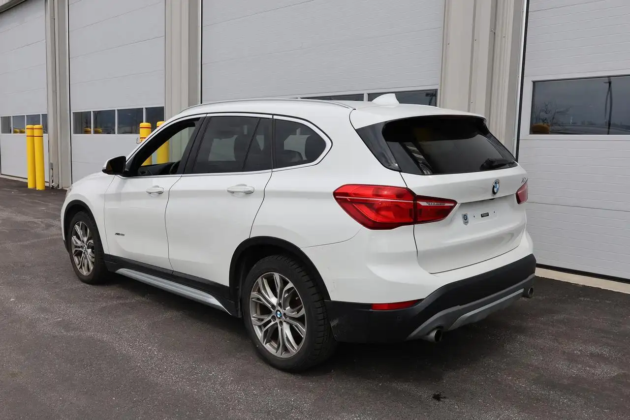 BMW X1 снимка BMW X1