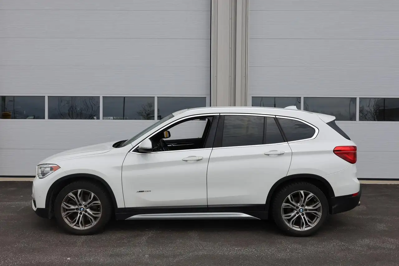 BMW X1 снимка BMW X1