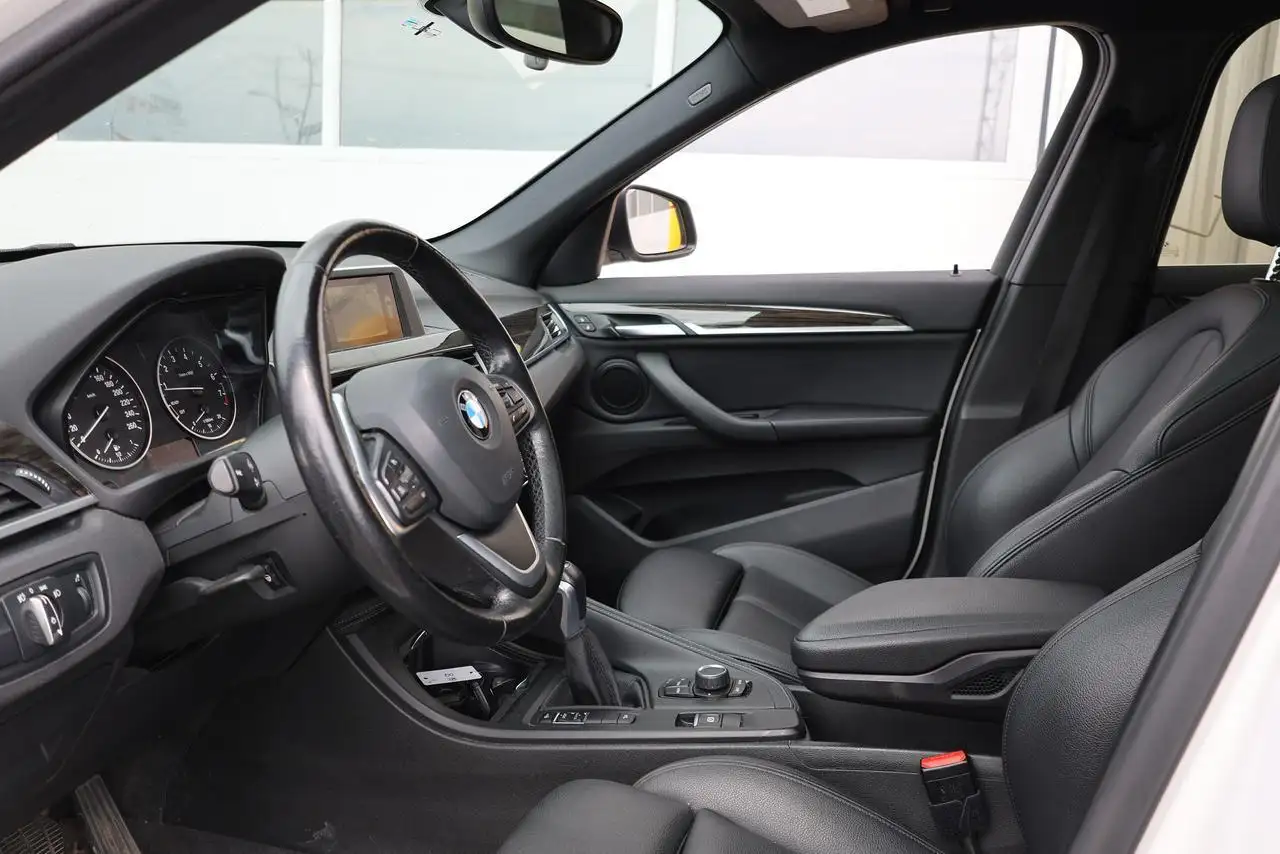 BMW X1 снимка BMW X1