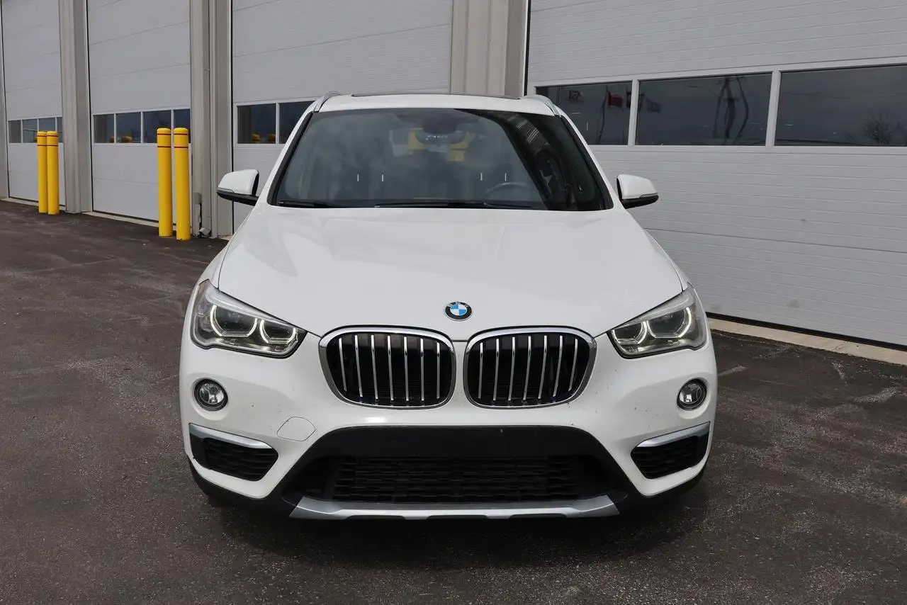 BMW X1 снимка BMW X1