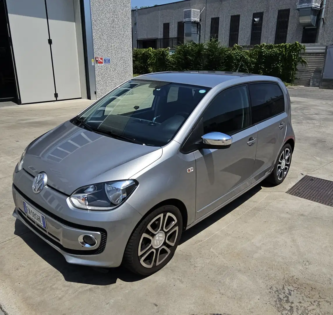 Volkswagen up! high - 1