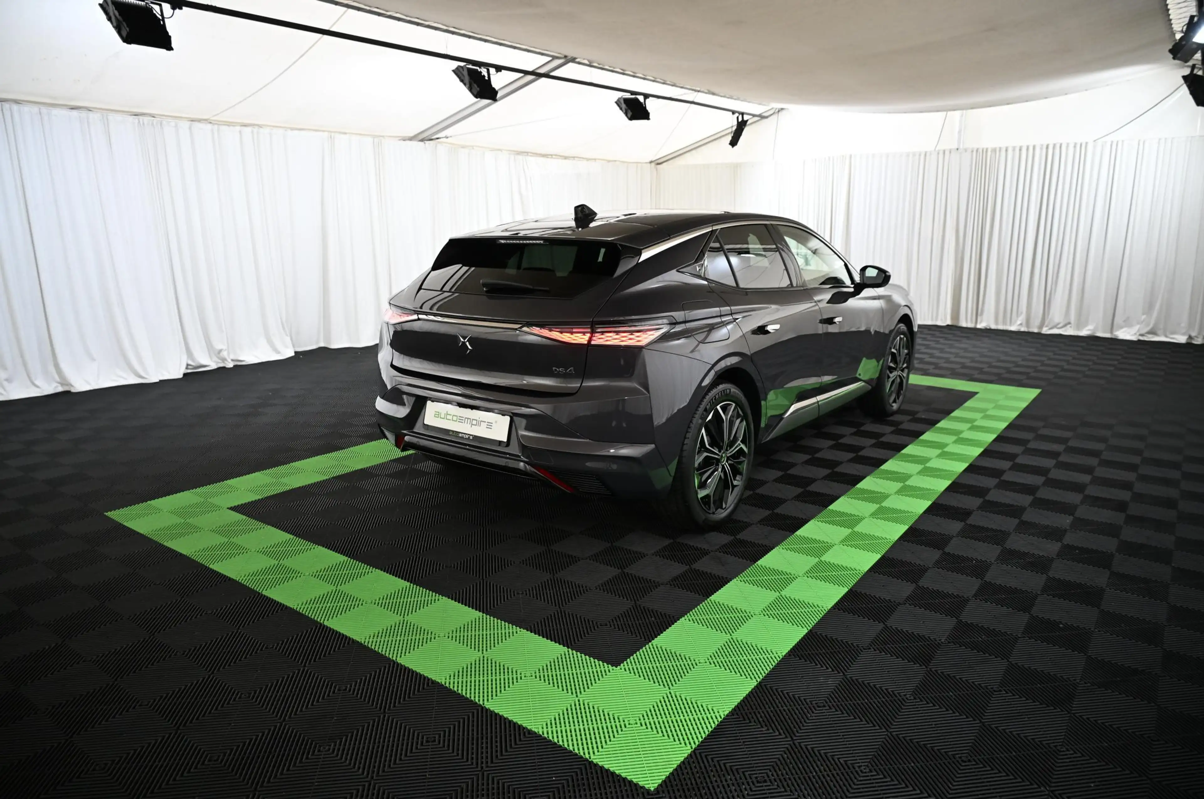 DS Automobiles DS 4 1.6 E-Tense 225 Etolie Alcantara UVP 53.000 EUR — photo 5
