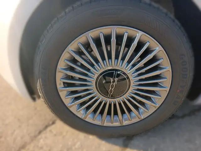Fiat 500 view 9