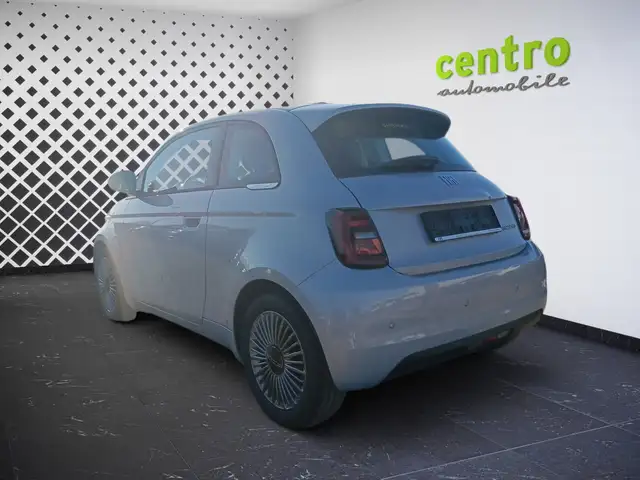 Fiat 500 view 3