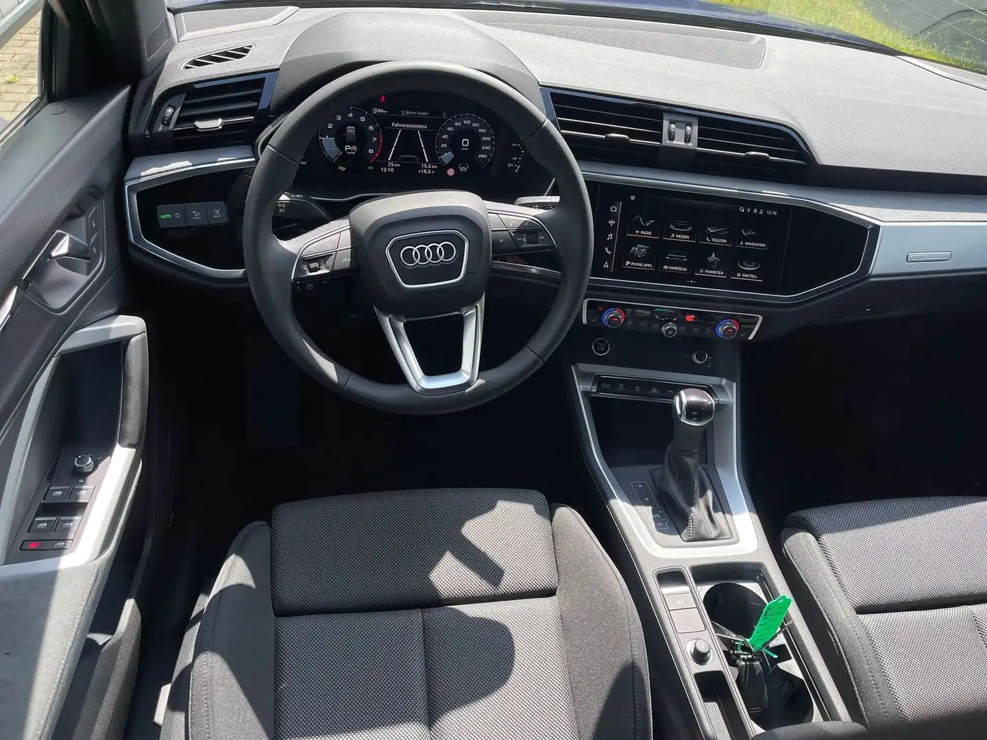 Audi Q3 35 TFSI+SONOS+Keyless+AHK+StandH+Kamera+ACC Bleu - 2