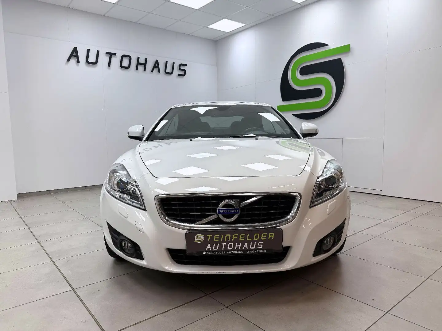 Volvo C70 Cabriolet D3 Momentum 1.HAND/XENON/TEMPOMAT Blanc - 2