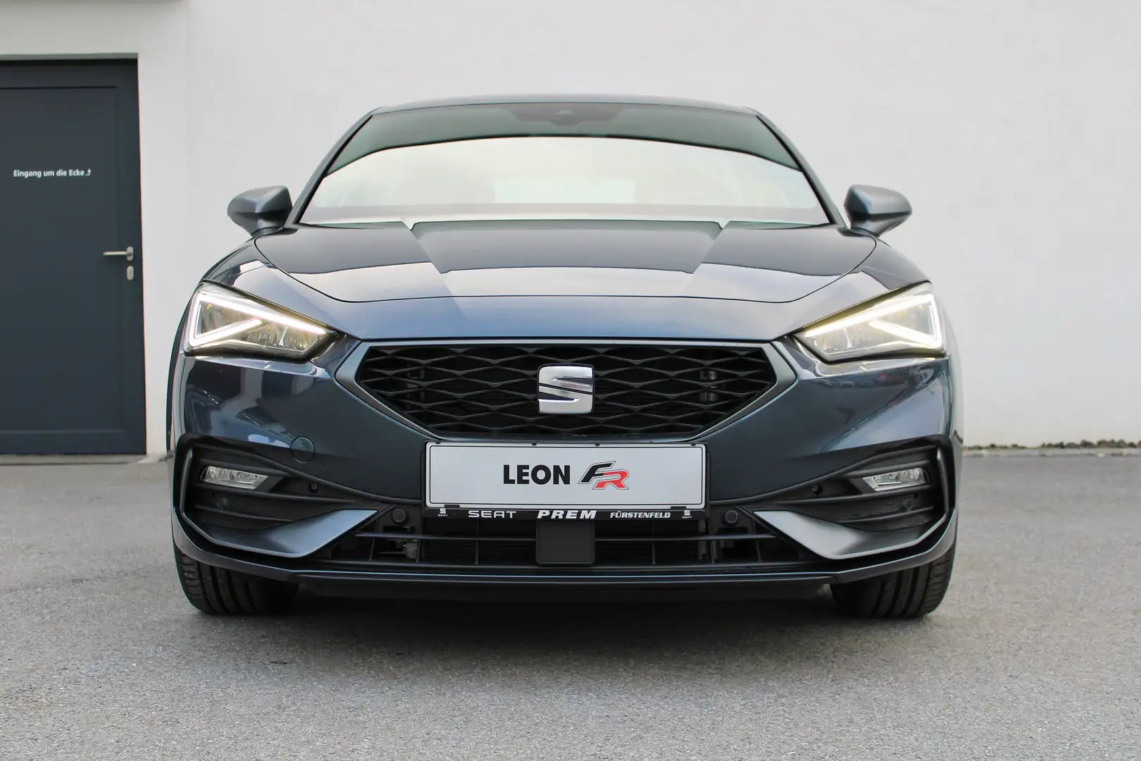 SEAT Leon FR 1,5 TSI ACT 130 PS mit vielen Extras! Grau - 1
