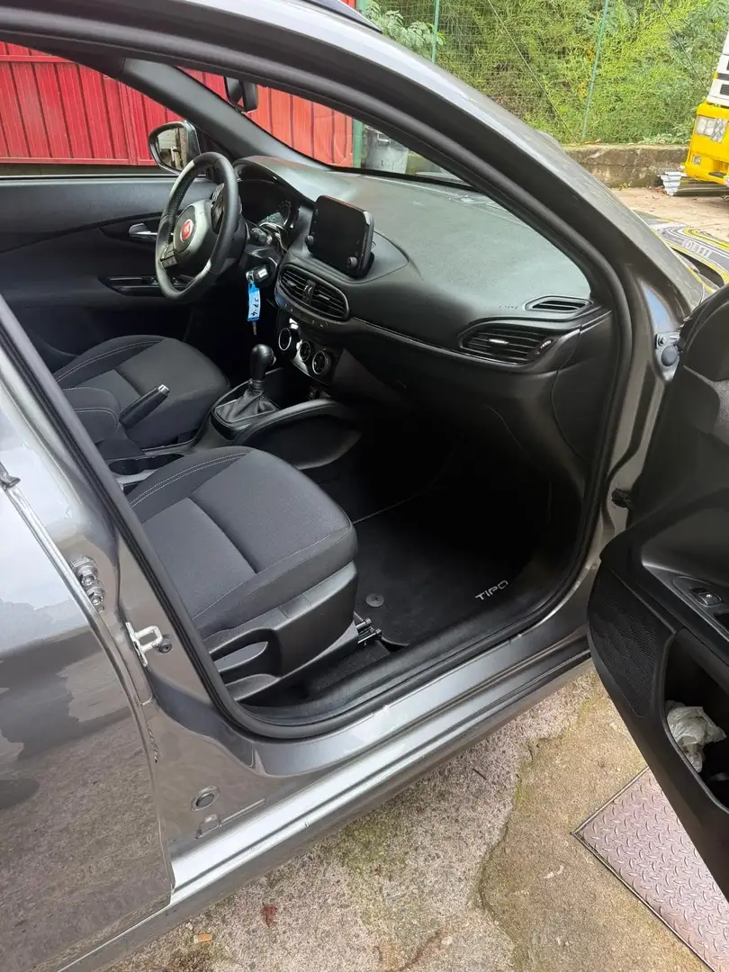 Fiat Tipo Tipo SW II 2016 SW 1.6 mjt S-Design s Grijs - 2