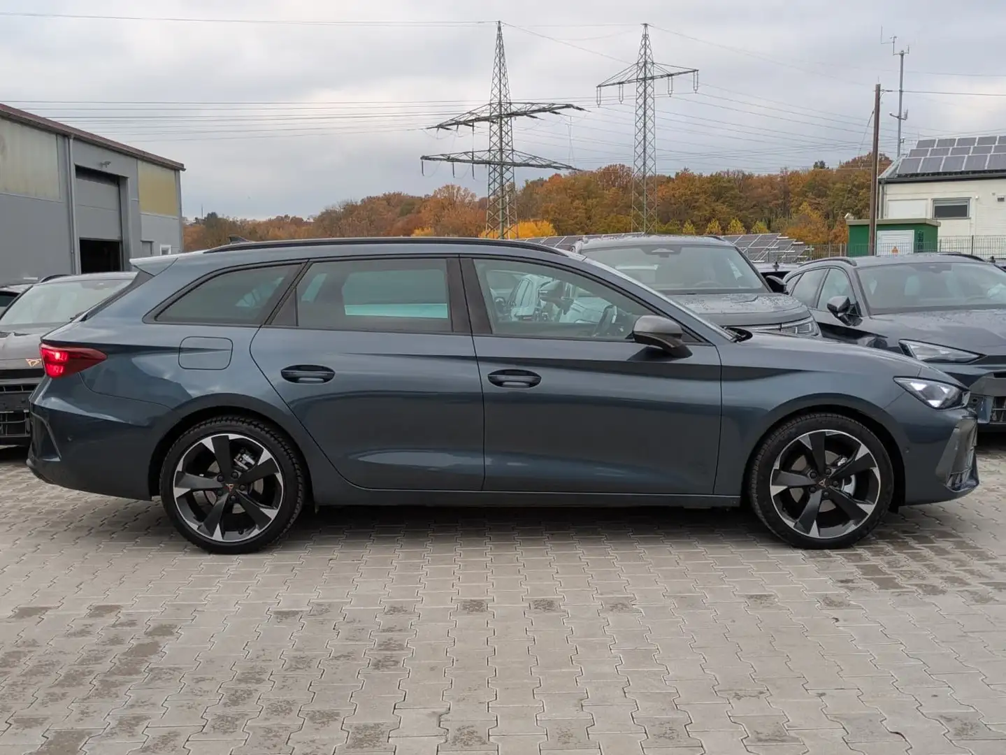 CUPRA Leon 1.5 eTSI EDGE DSG*ACC*KAM*18"5JGARANTIE Grau - 2