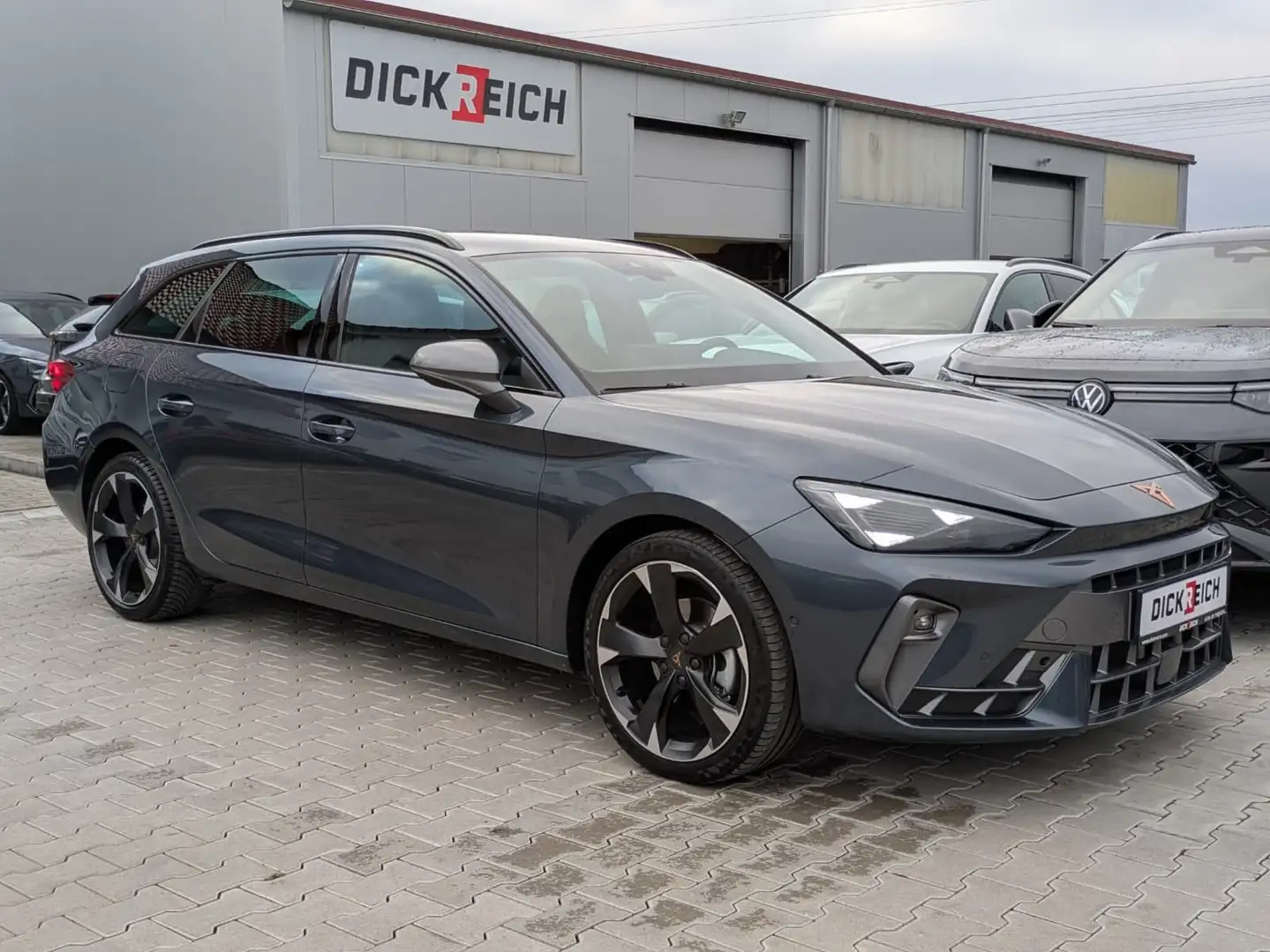 CUPRA Leon 1.5 eTSI EDGE DSG*ACC*KAM*18"5JGARANTIE Grau - 1