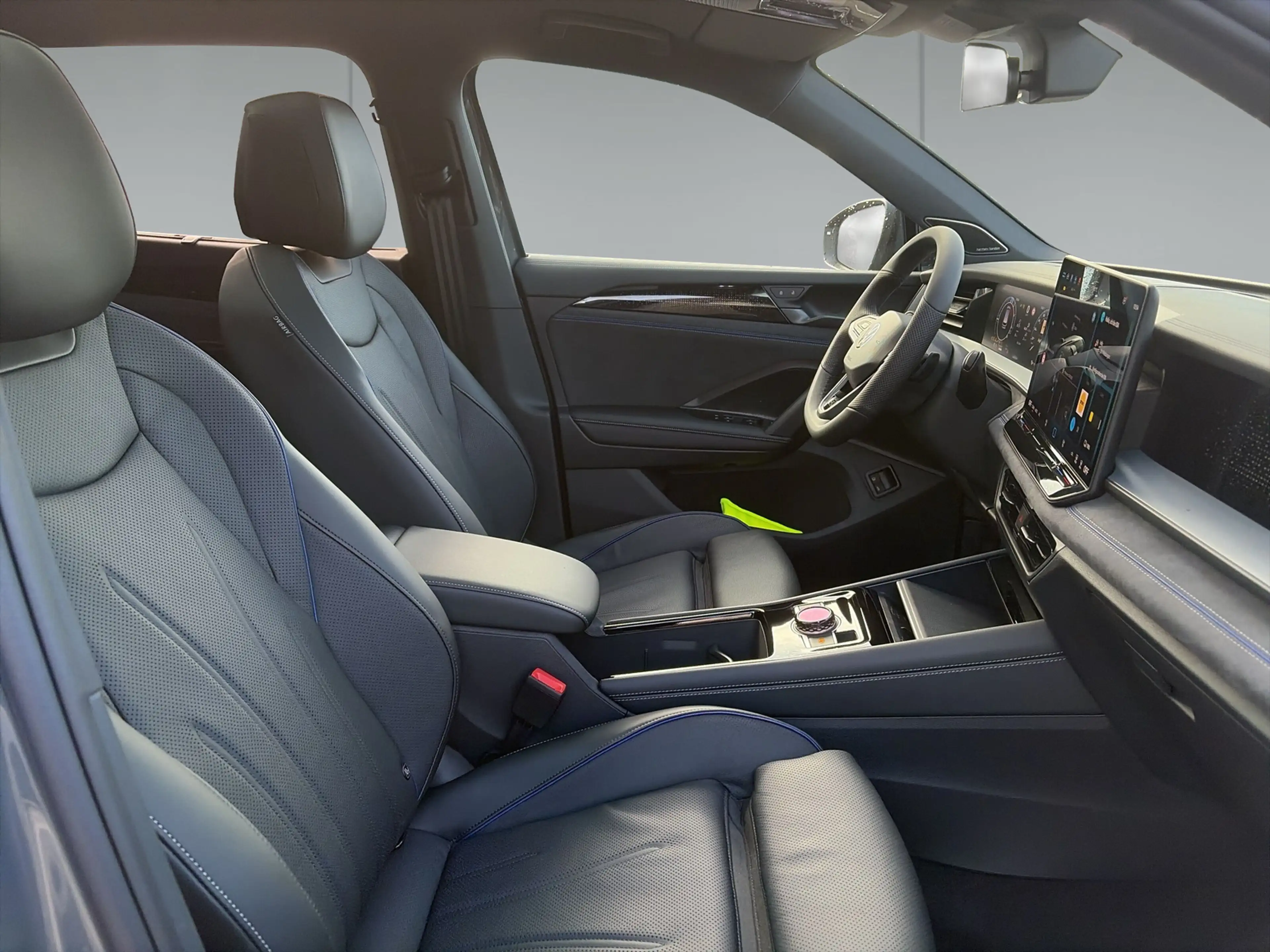 Volkswagen Tayron R-Line eHybrid IQ.Light Navi AHK 20" Leder Trav... — photo 6