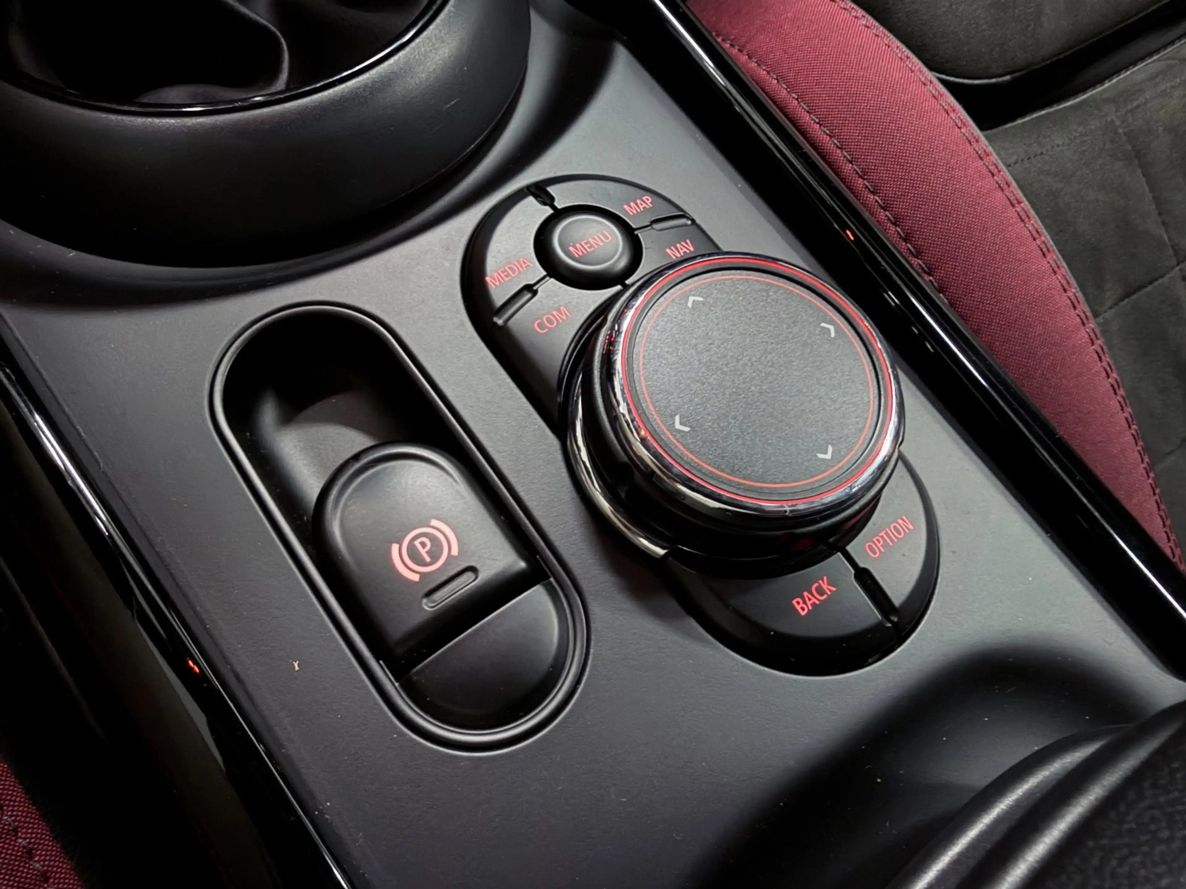 MINI John Cooper Works Clubman 2.0 ALL4 Chili 231PK JCW-STOELEN/ALCANTARA/PANO/NA — photo 28
