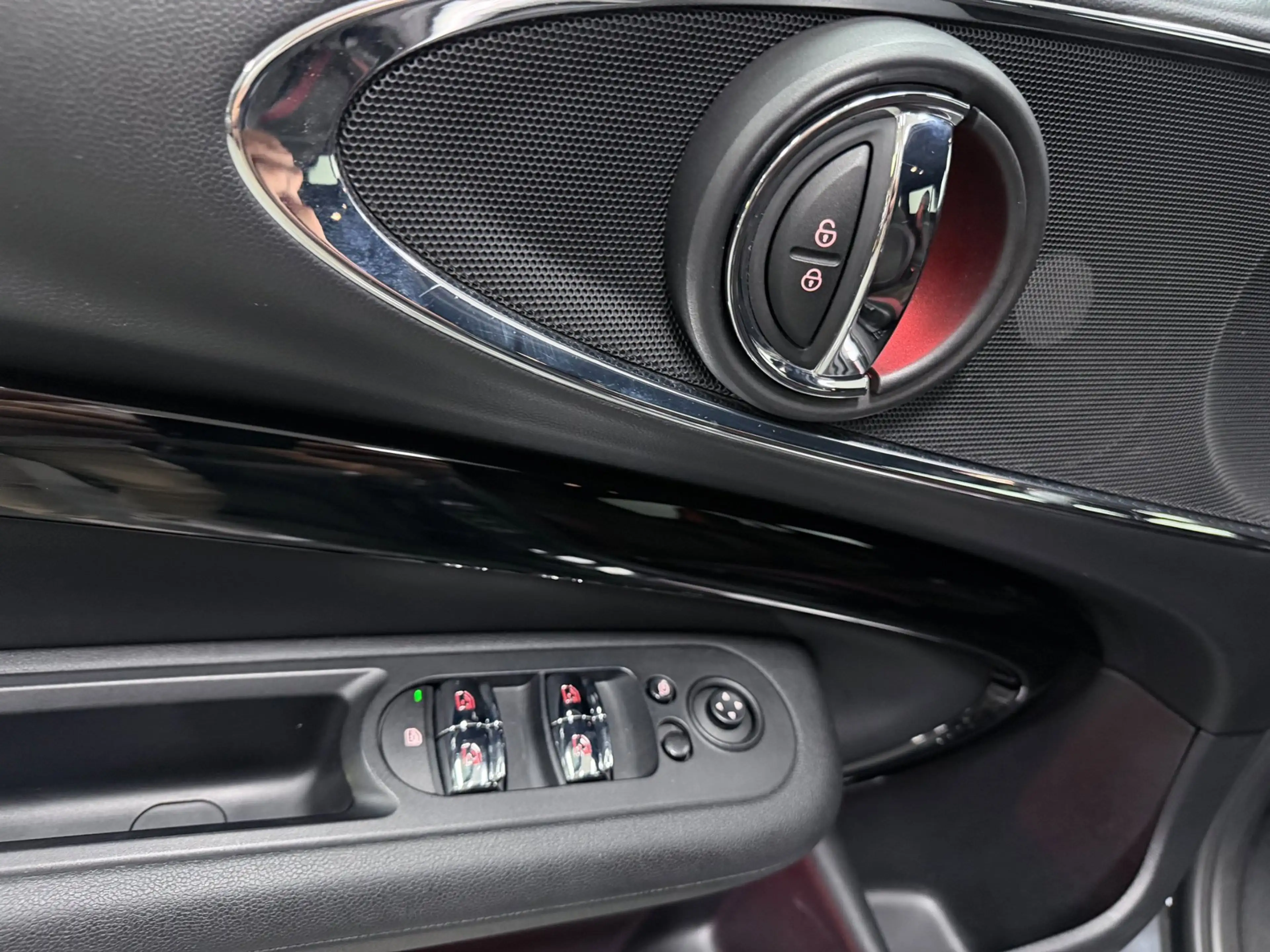 MINI John Cooper Works Clubman 2.0 ALL4 Chili 231PK JCW-STOELEN/ALCANTARA/PANO/NA — photo 19