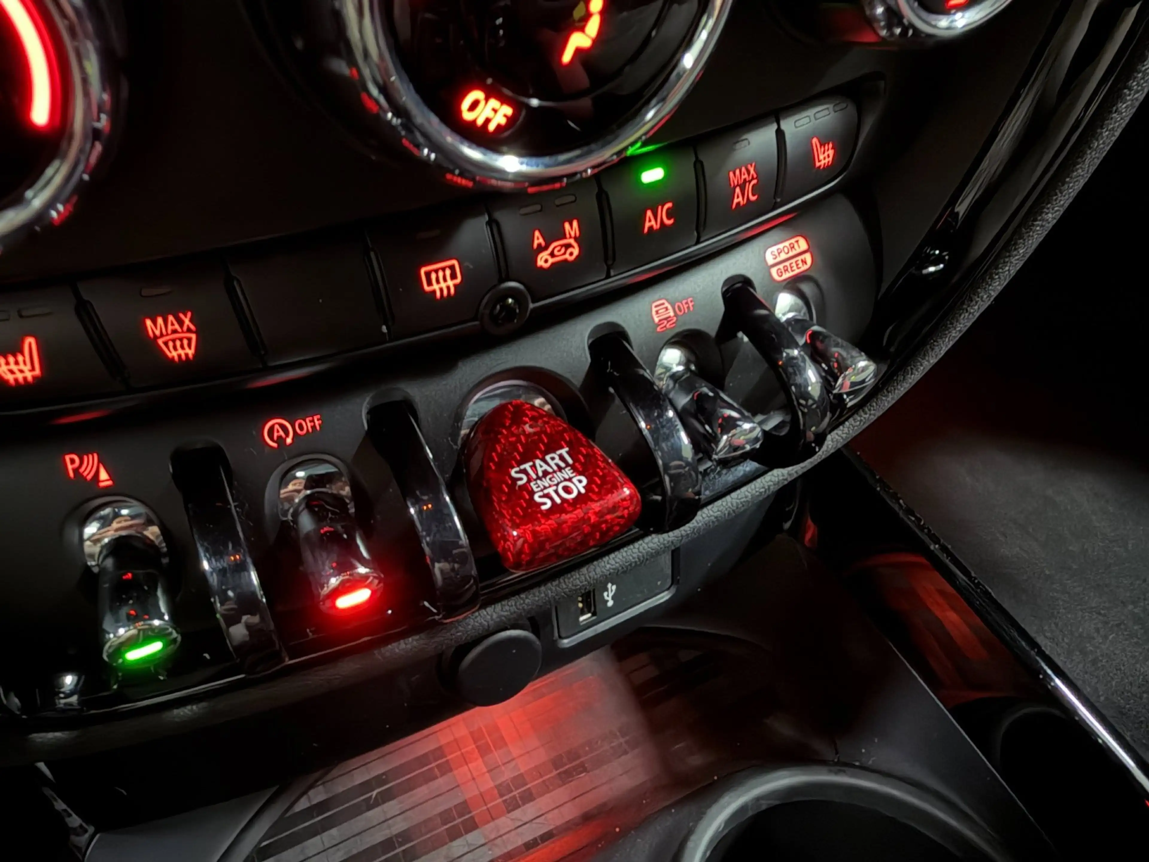 MINI John Cooper Works Clubman 2.0 ALL4 Chili 231PK JCW-STOELEN/ALCANTARA/PANO/NA — photo 31