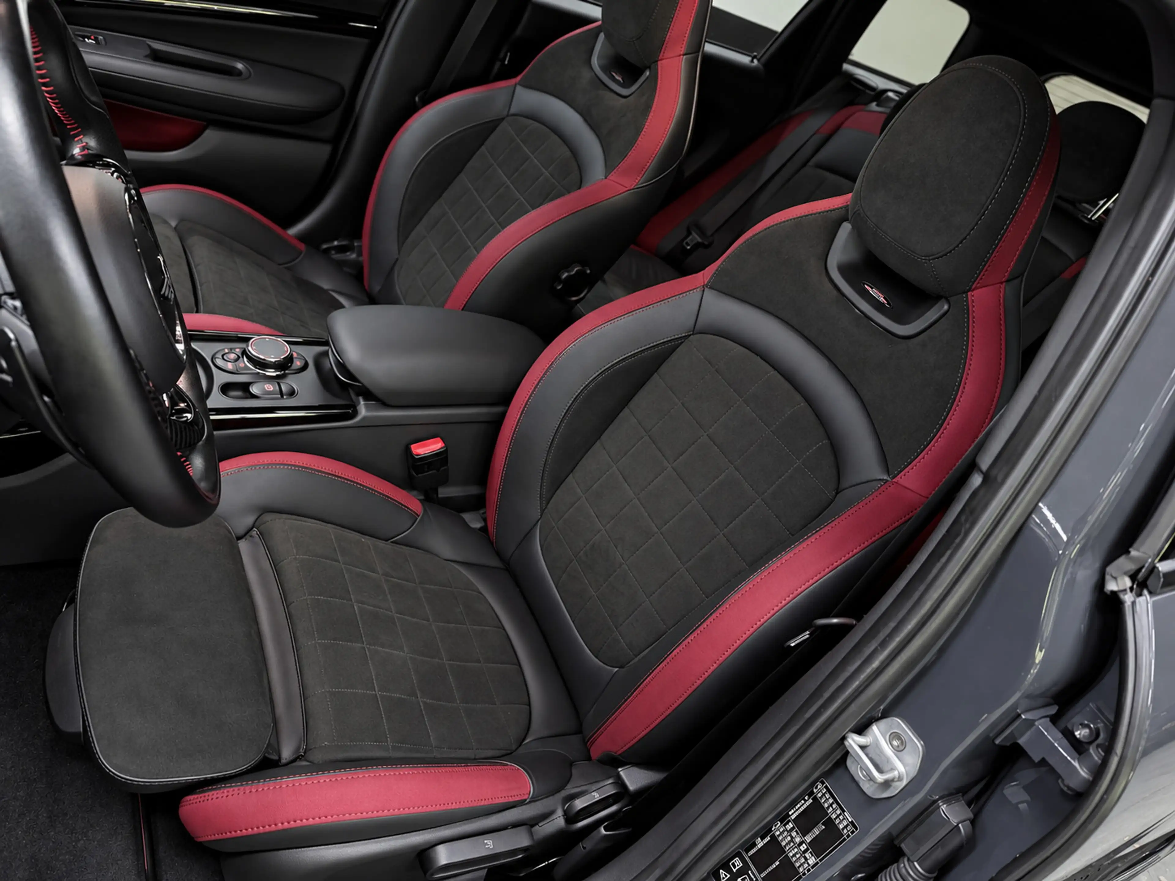 MINI John Cooper Works Clubman 2.0 ALL4 Chili 231PK JCW-STOELEN/ALCANTARA/PANO/NA — photo 13