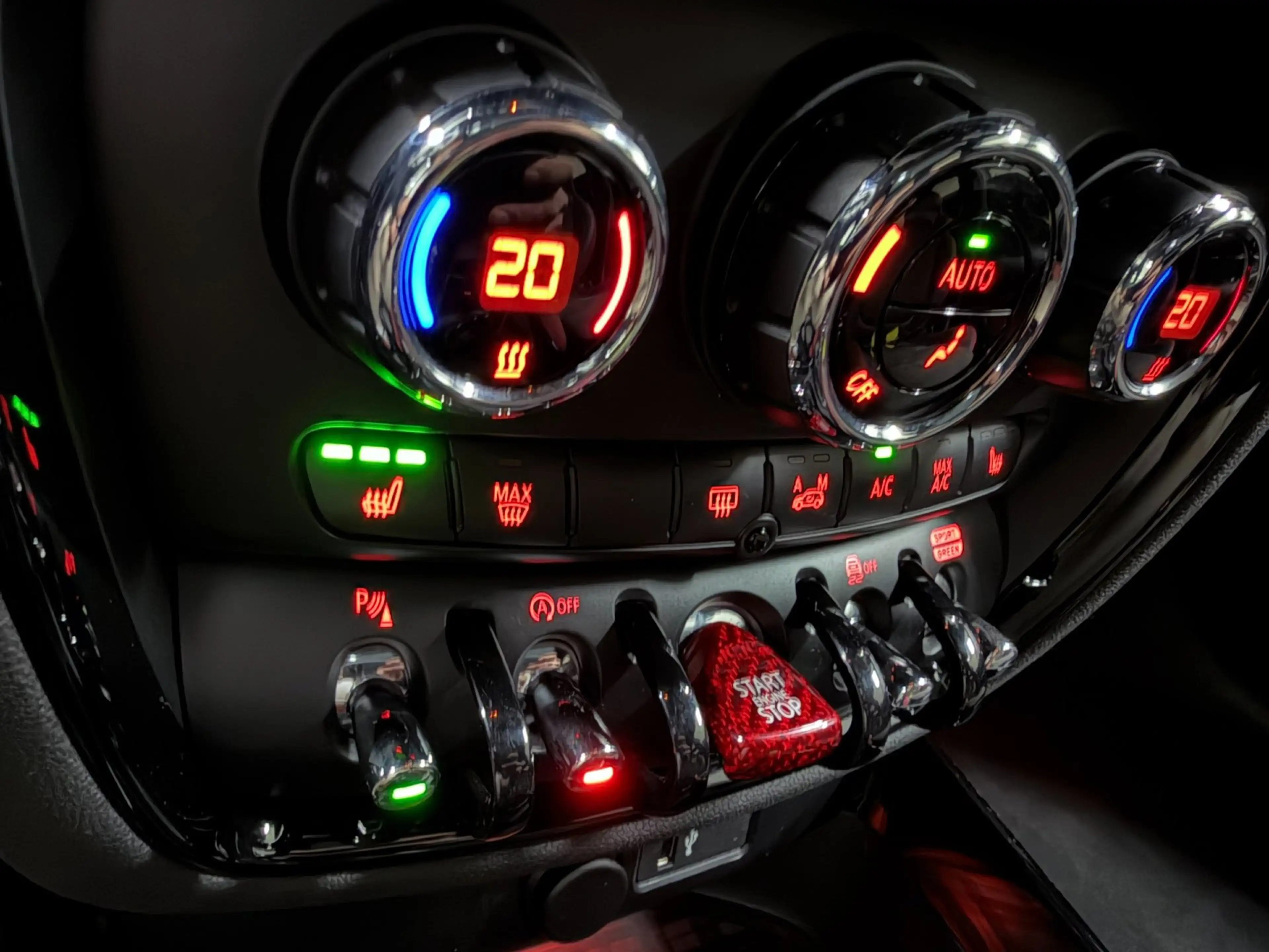 MINI John Cooper Works Clubman 2.0 ALL4 Chili 231PK JCW-STOELEN/ALCANTARA/PANO/NA — photo 32