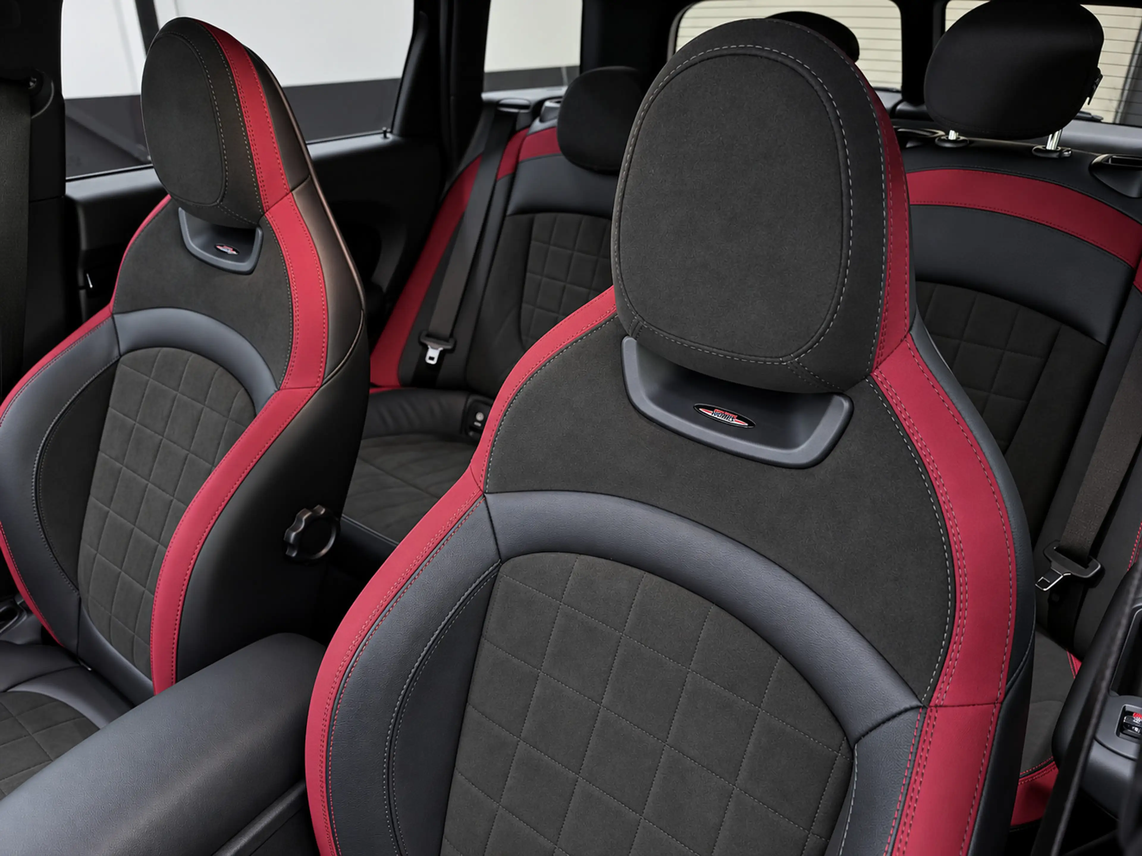 MINI John Cooper Works Clubman 2.0 ALL4 Chili 231PK JCW-STOELEN/ALCANTARA/PANO/NA — photo 18