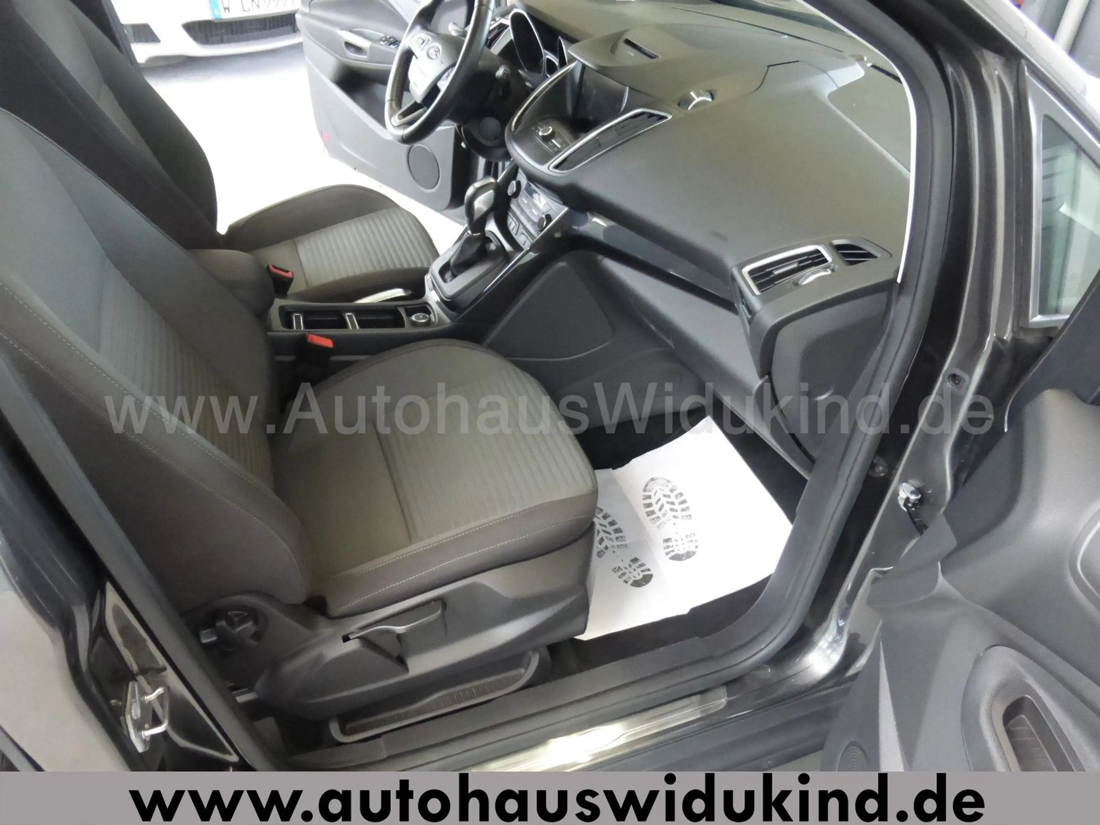Ford Grand C-Max 1,5 Autom. Kamera Navi Xenon 1.HAND — photo 11