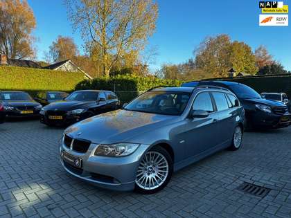 BMW 325 3-serie Touring 325xi 4x4|Youngtimer|Trekhaak|Lede