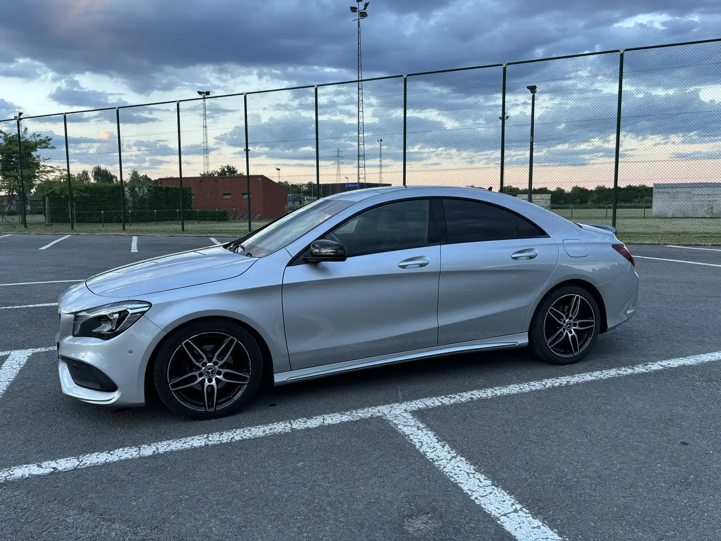 Mercedes-Benz CLA 180 7G-DCT AMG Line - 2