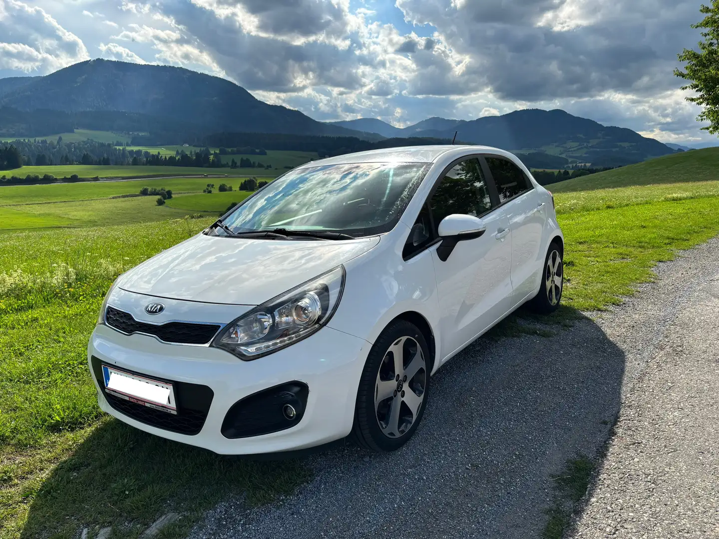 Kia Rio Rio 1,4 CRDi ISG Gold Gold Weiß - 1