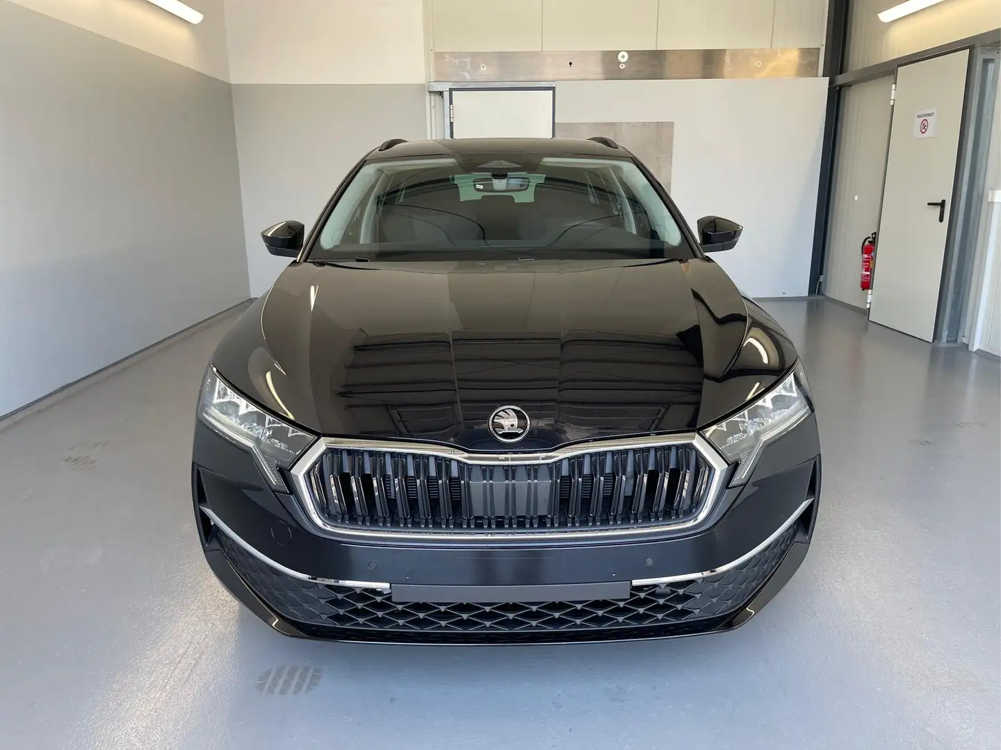Skoda Octavia Combi Selection 150PS TDI DSG AHK+Kamera+GV4+AC... Schwarz - 2