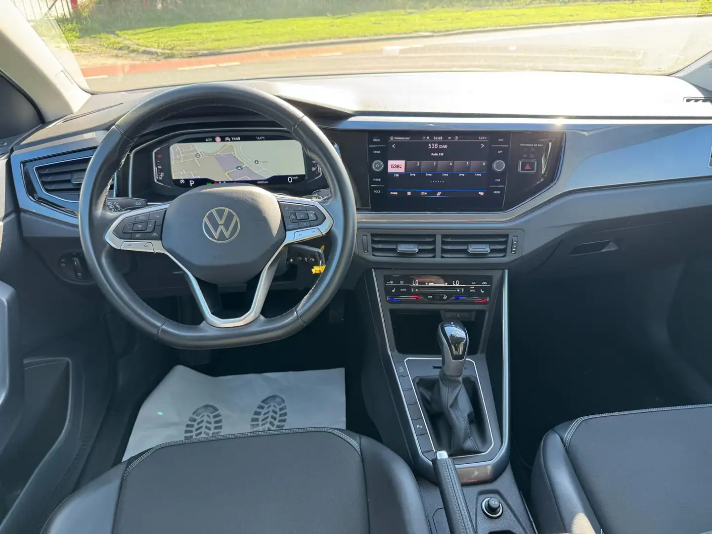 Volkswagen Taigo 1.5 TSI Style 150pk CAMERA/CARPLAY/NAVI Wit - 2