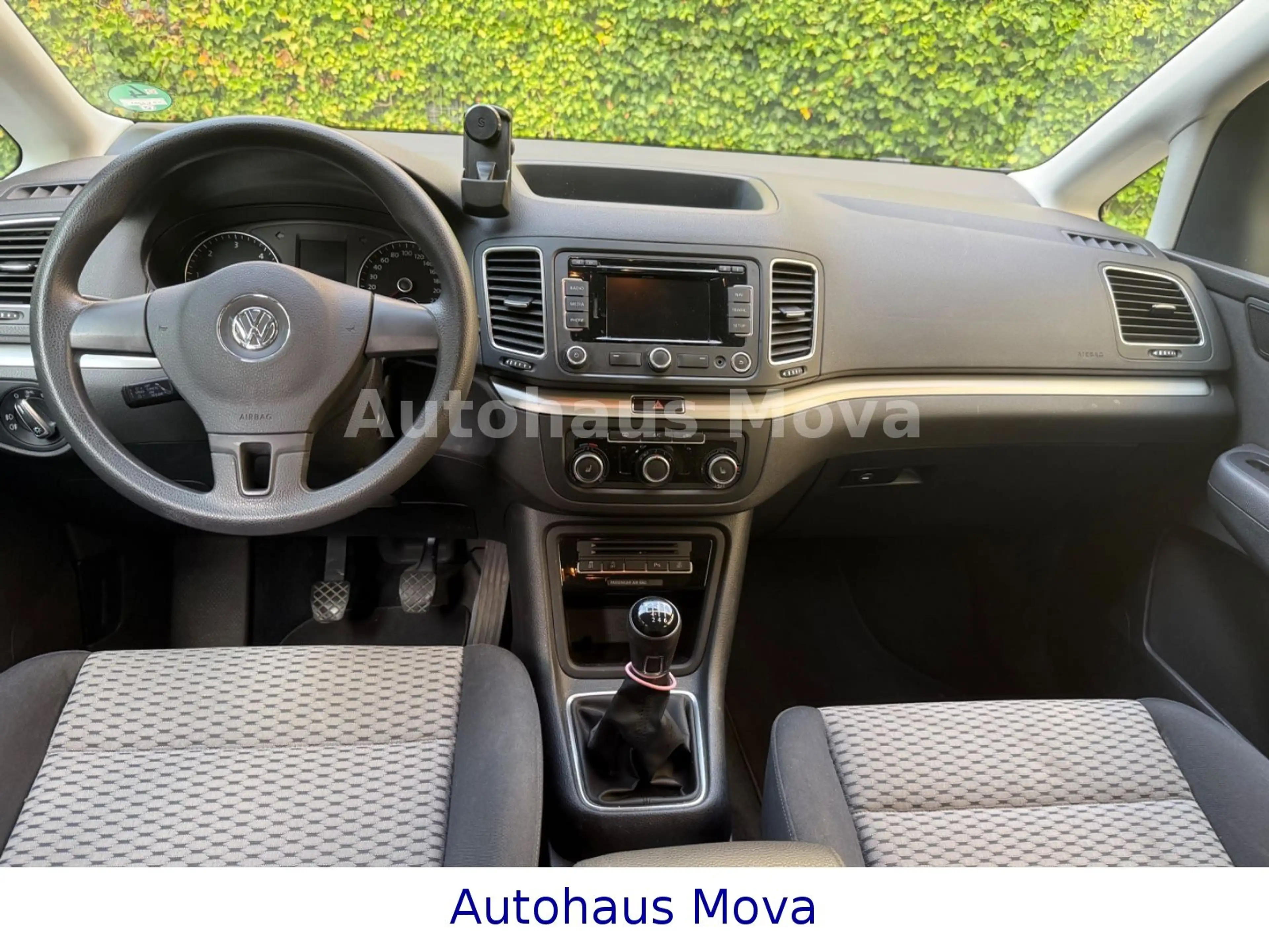 Volkswagen Sharan Trendline BMT — photo 6