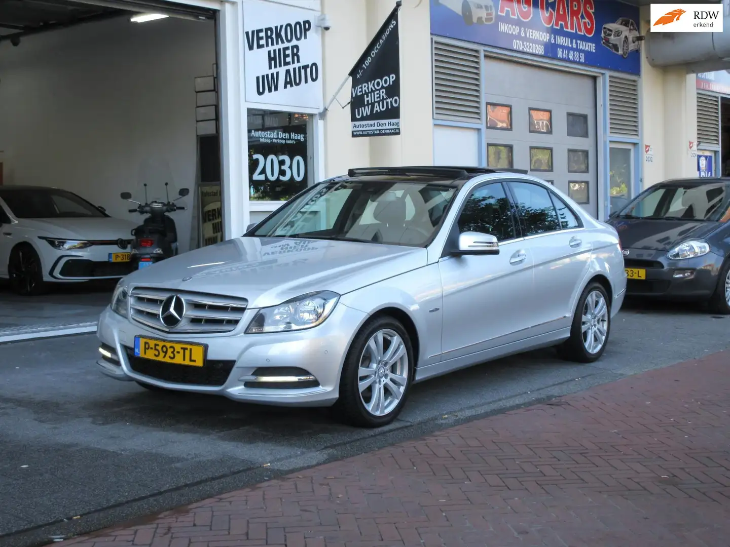 Mercedes-Benz C 180 Avantgarde Leer Navi Panoramadak Grijs - 1