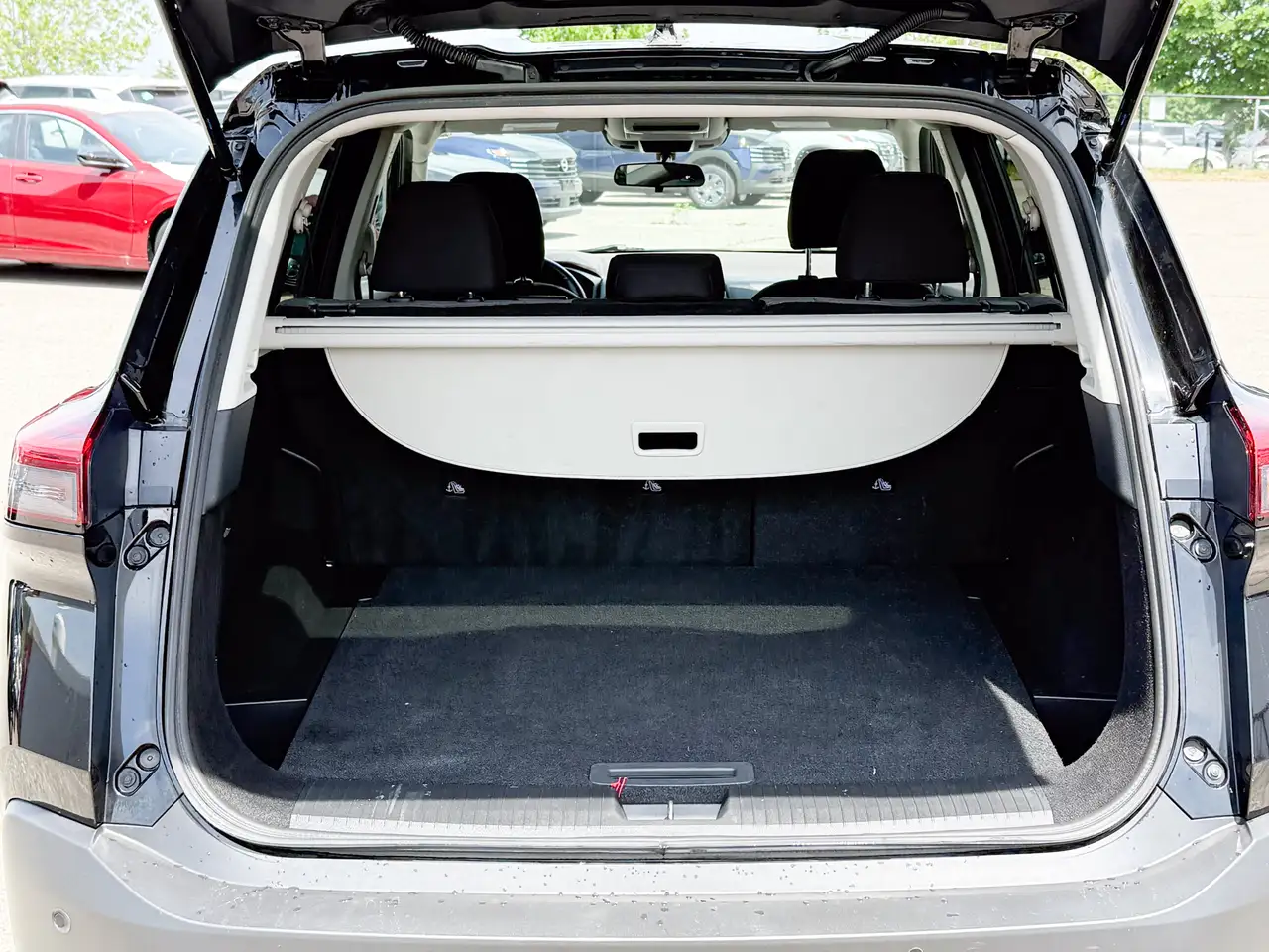 Nissan Rogue снимка Nissan Rogue