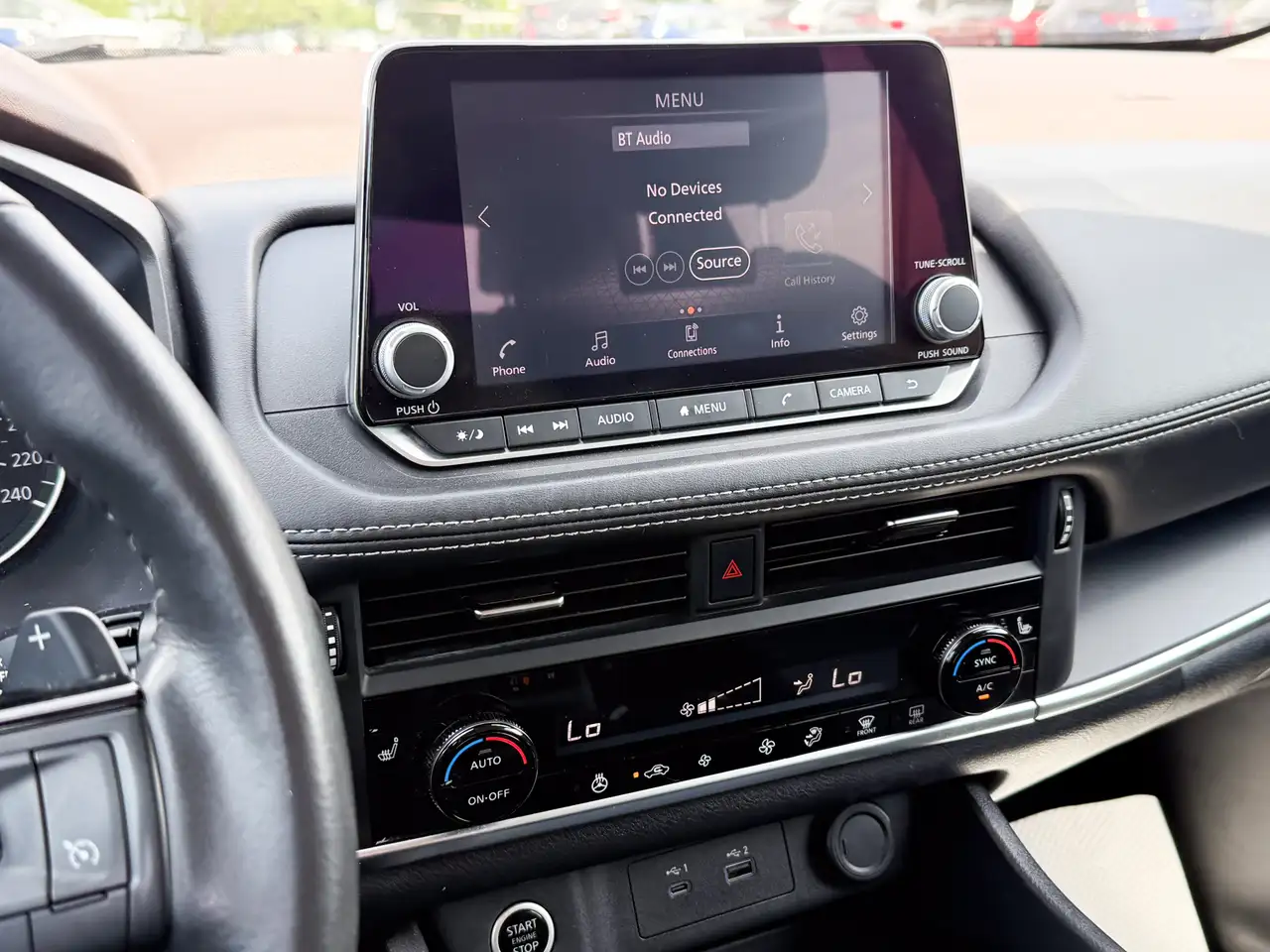Nissan Rogue снимка Nissan Rogue