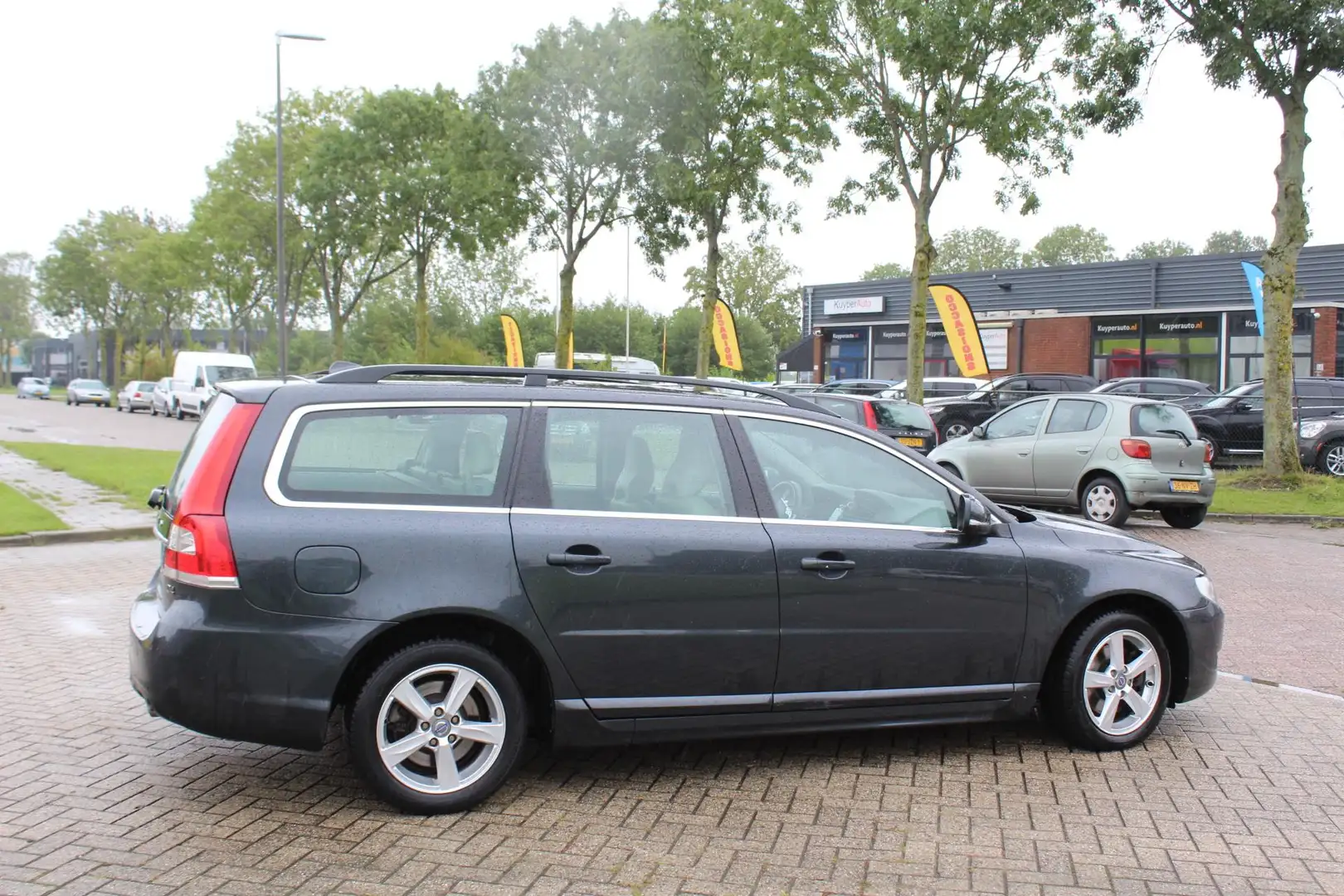 Volvo V70 2.0 D4 Summum VOL LEDER NAVI turbo defect TREKHAAK Gris - 2