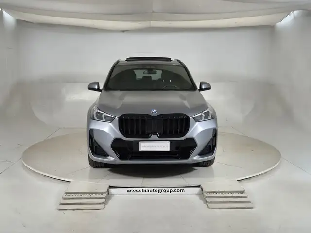 BMW X1 view 3