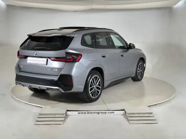 BMW X1 view 5